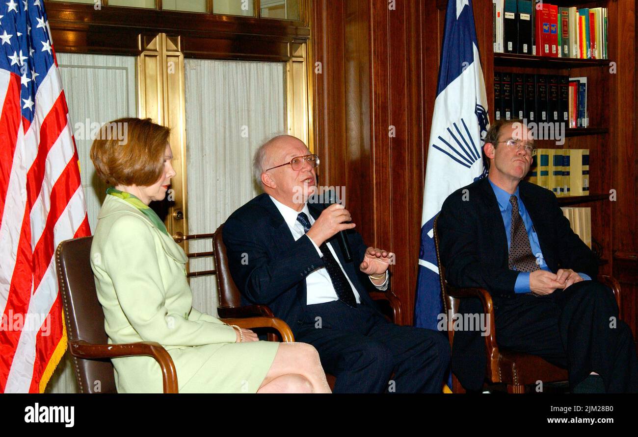 Bureau du secrétaire - SECRÉTAIRE DONALD EVANS Forum-SERGEI KHRUSHCEV, DAVID EISENHOWER, JULIE NIXON EISENHOWER Banque D'Images