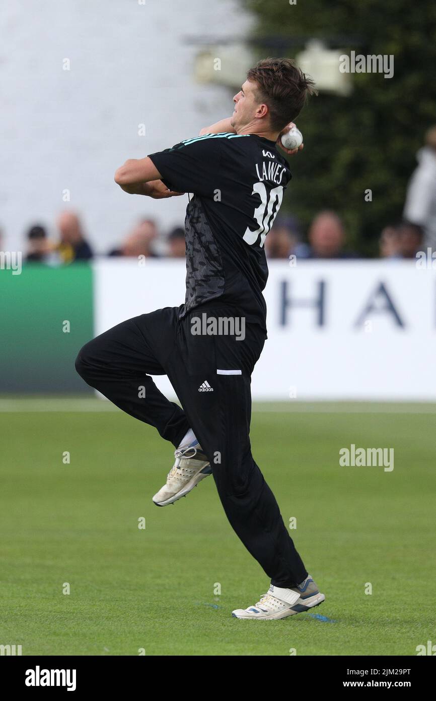 Tom Lawes, de Surrey, lors du match de la Royal London One Day Cup entre Durham et Surrey à Roseworth Terrace, Newcastle upon Tyne, le jeudi 4th août 2022. (Crédit : Robert Smith | ACTUALITÉS MI) crédit : ACTUALITÉS MI et sport /Actualités Alay Live Banque D'Images