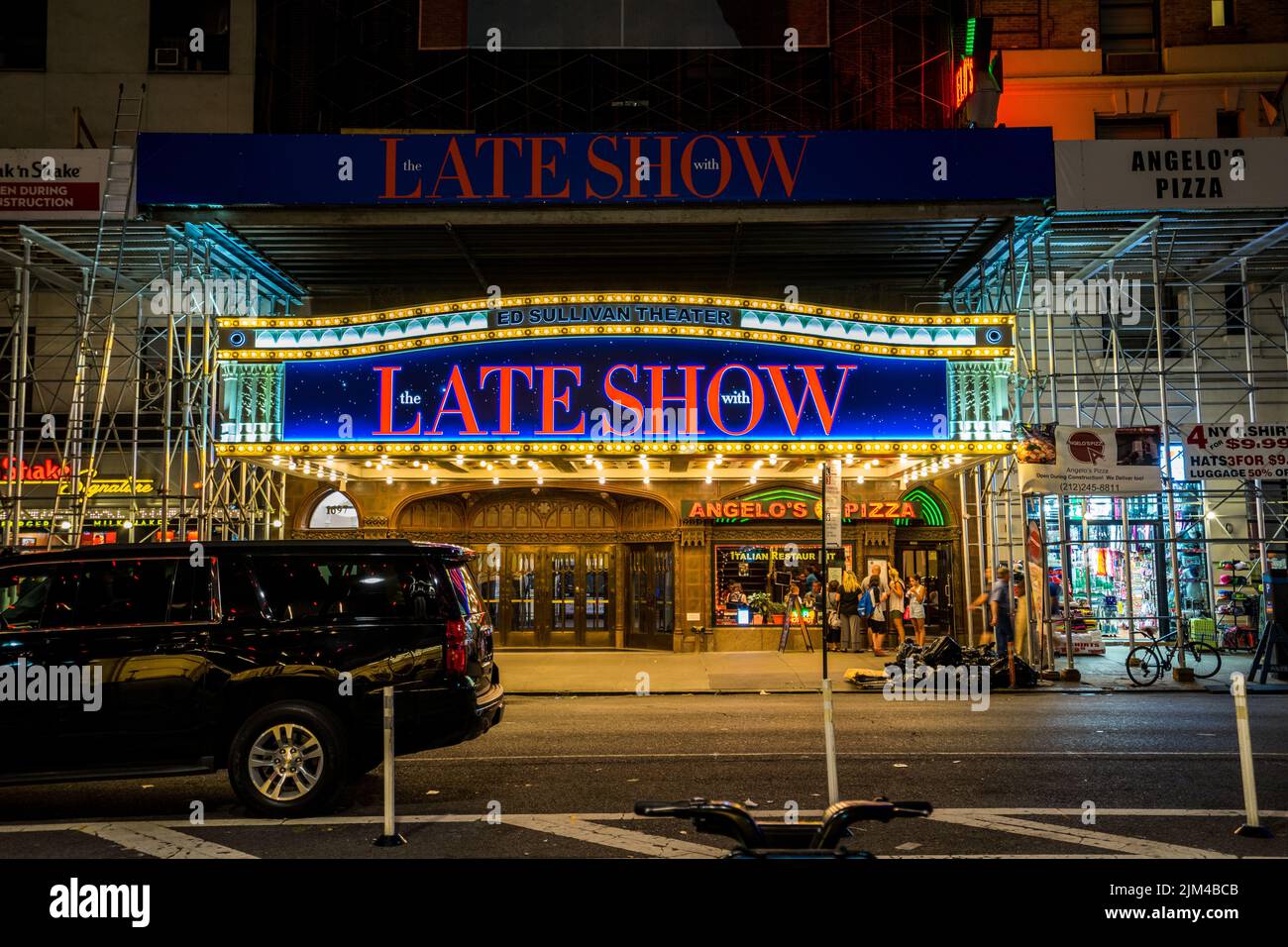 Le bâtiment illuminé du spectacle tardif de New York, aux États-Unis Banque D'Images