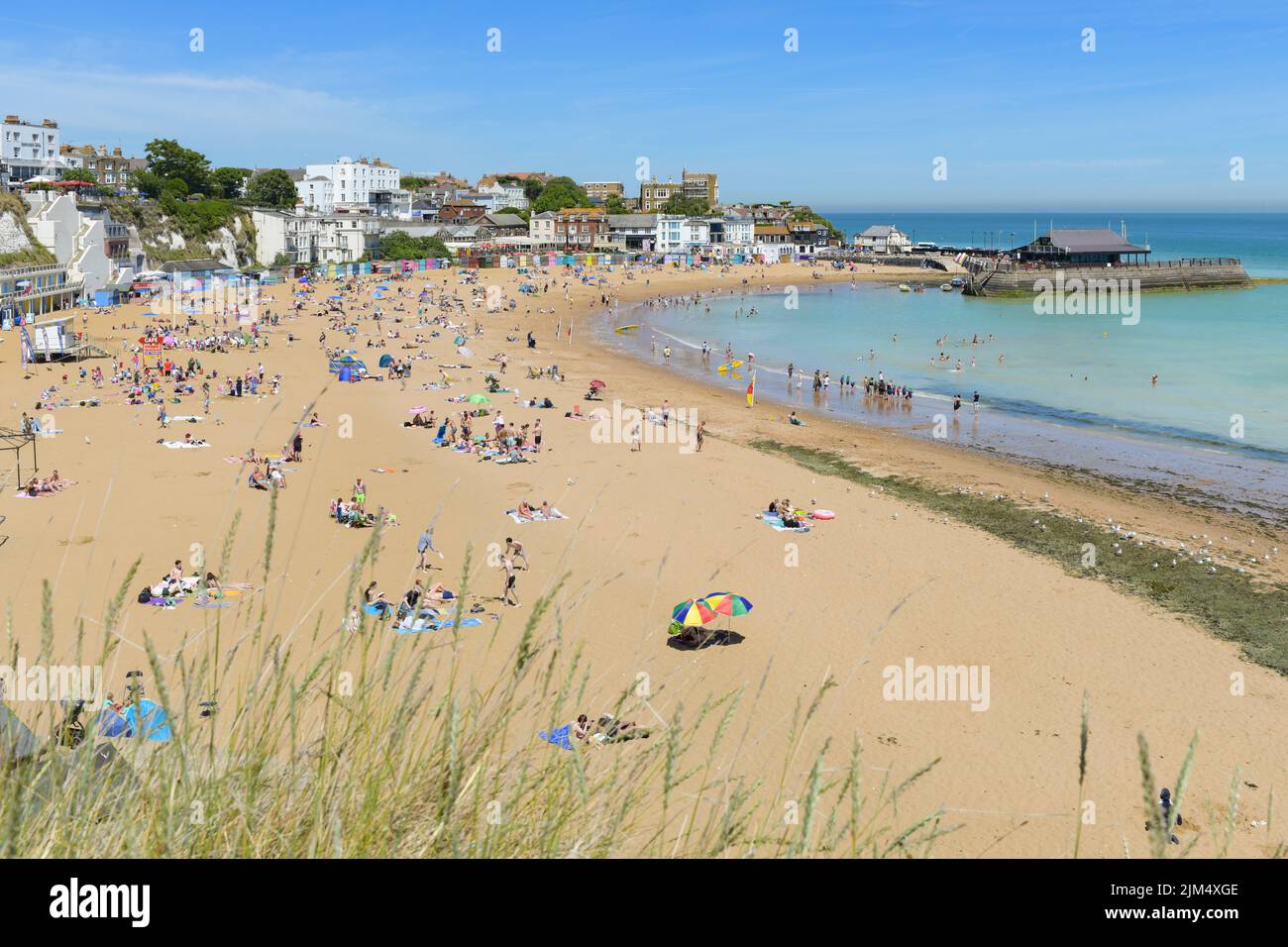 Broadescaliers Viking Bay Beach en été, Kent, Angleterre, Royaume-Uni Banque D'Images