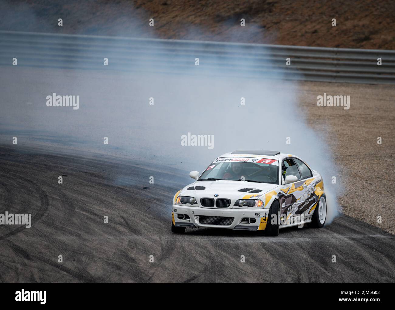 E46 dérive sur le circuit de course Banque D'Images