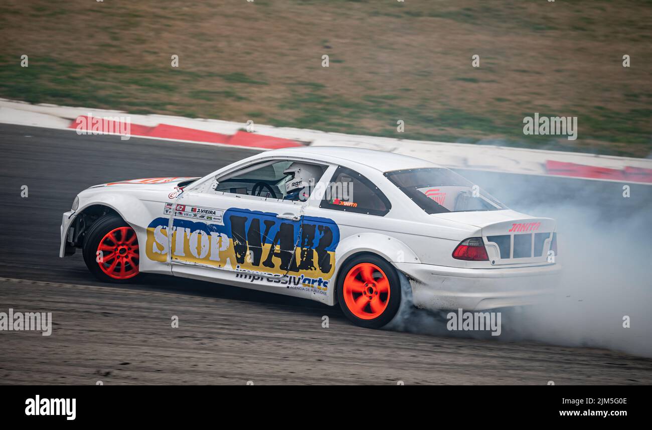 E46 dérive sur le circuit de course Banque D'Images