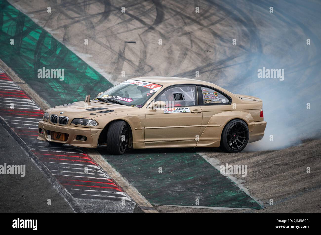E46 dérive sur le circuit de course Banque D'Images