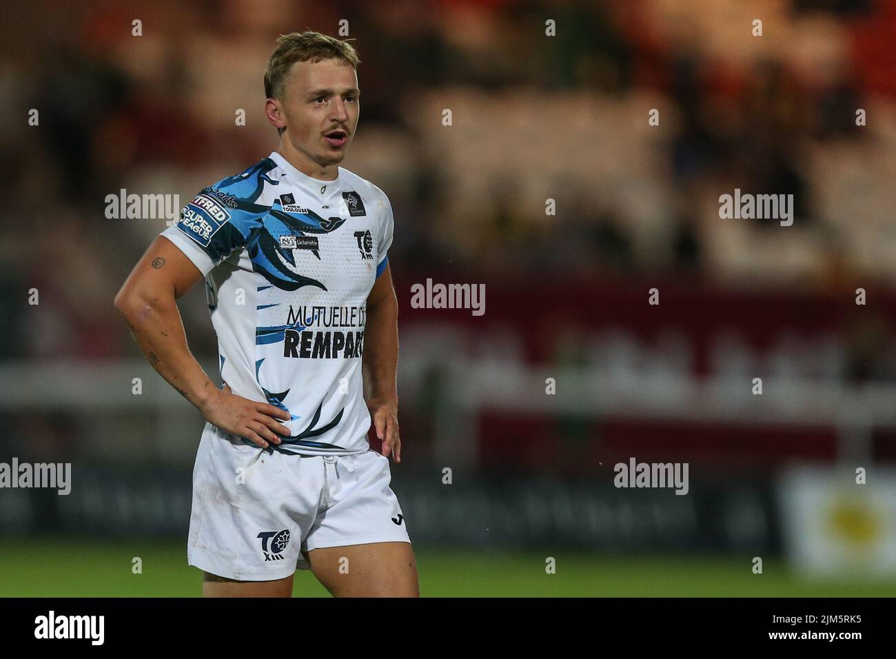 Olly Ashe-Bott #27 de Toulouse Olympique pendant le match à, le 8/4/2022. (Photo de David Greaves/News Images/Sipa USA) Credit: SIPA USA/Alay Live News Banque D'Images