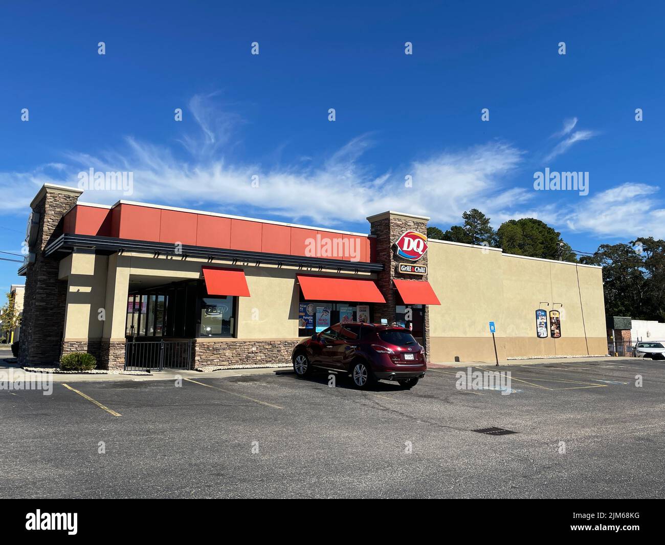 Augusta, GA USA - 10 18 21: Dairy Queen fast food Highway 25 vue latérale Banque D'Images