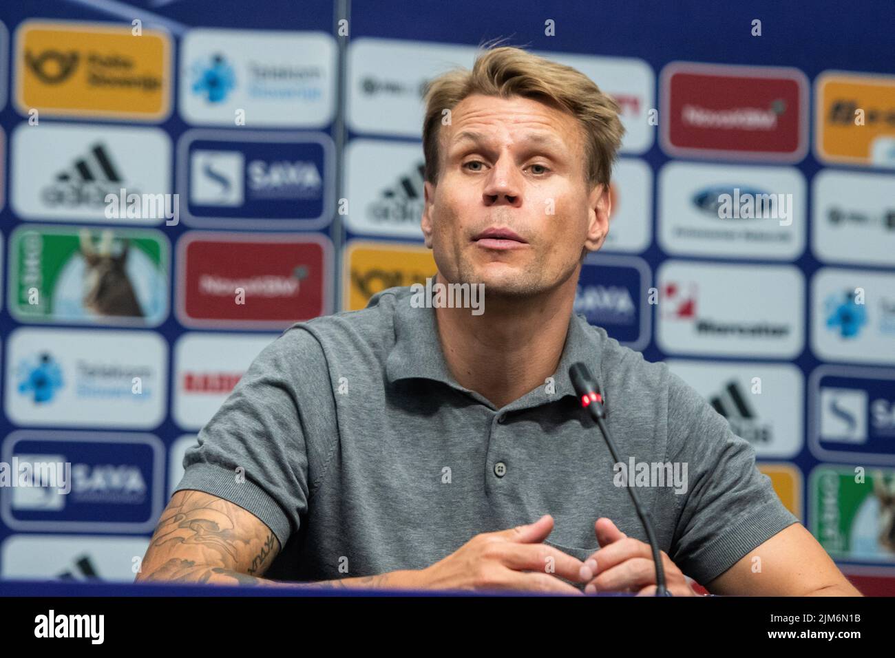 Maribor, Slovénie. 04th août 2022. Toni Koskela, entraîneur en chef de HJK Helsinki, parle aux médias après le troisième tour de qualification de l'UEFA Europa League, première partie au Stadion Ljudski vrt à Maribor.Note finale: NK Maribor 0:2 HJK Helsinki crédit: SOPA Images Limited/Alay Live News Banque D'Images