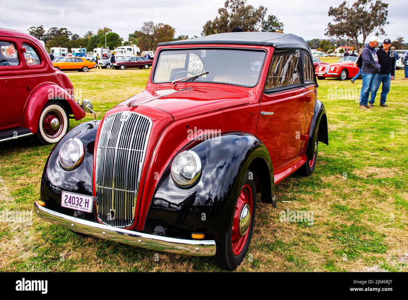 Morris 8 1940s Tourer Cabriolet deux portes au Manilla Showground Australie. Banque D'Images