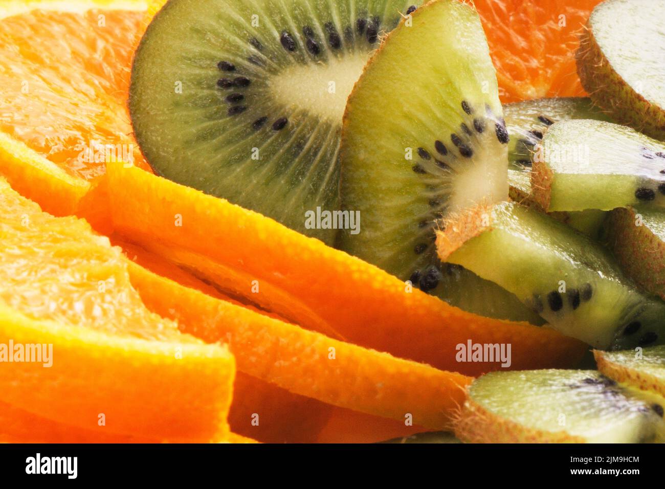 Les oranges et les kiwis close-up Banque D'Images