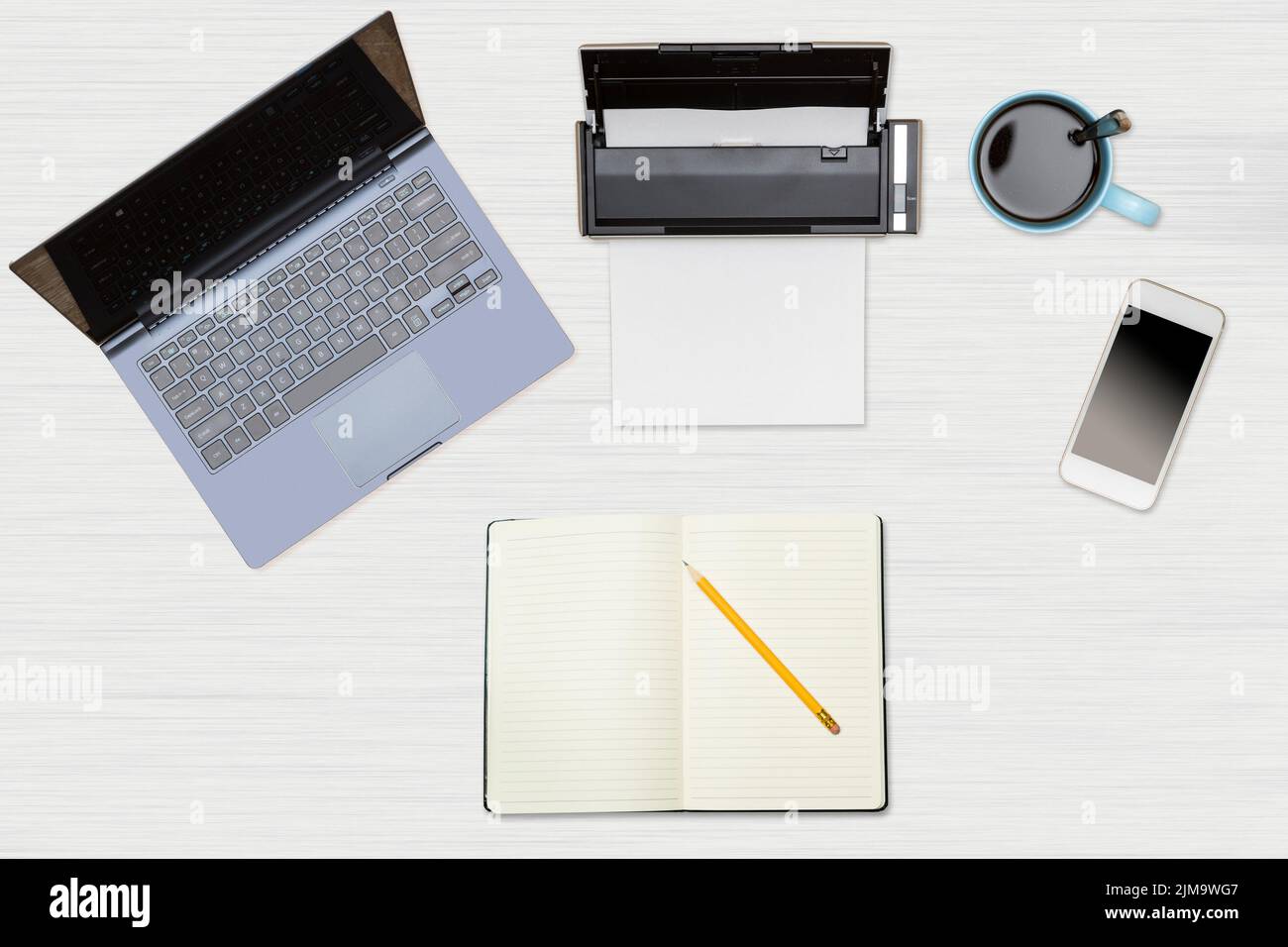 Image d'en-tête de héros de tidy desktop avec grande tasse de café Banque D'Images