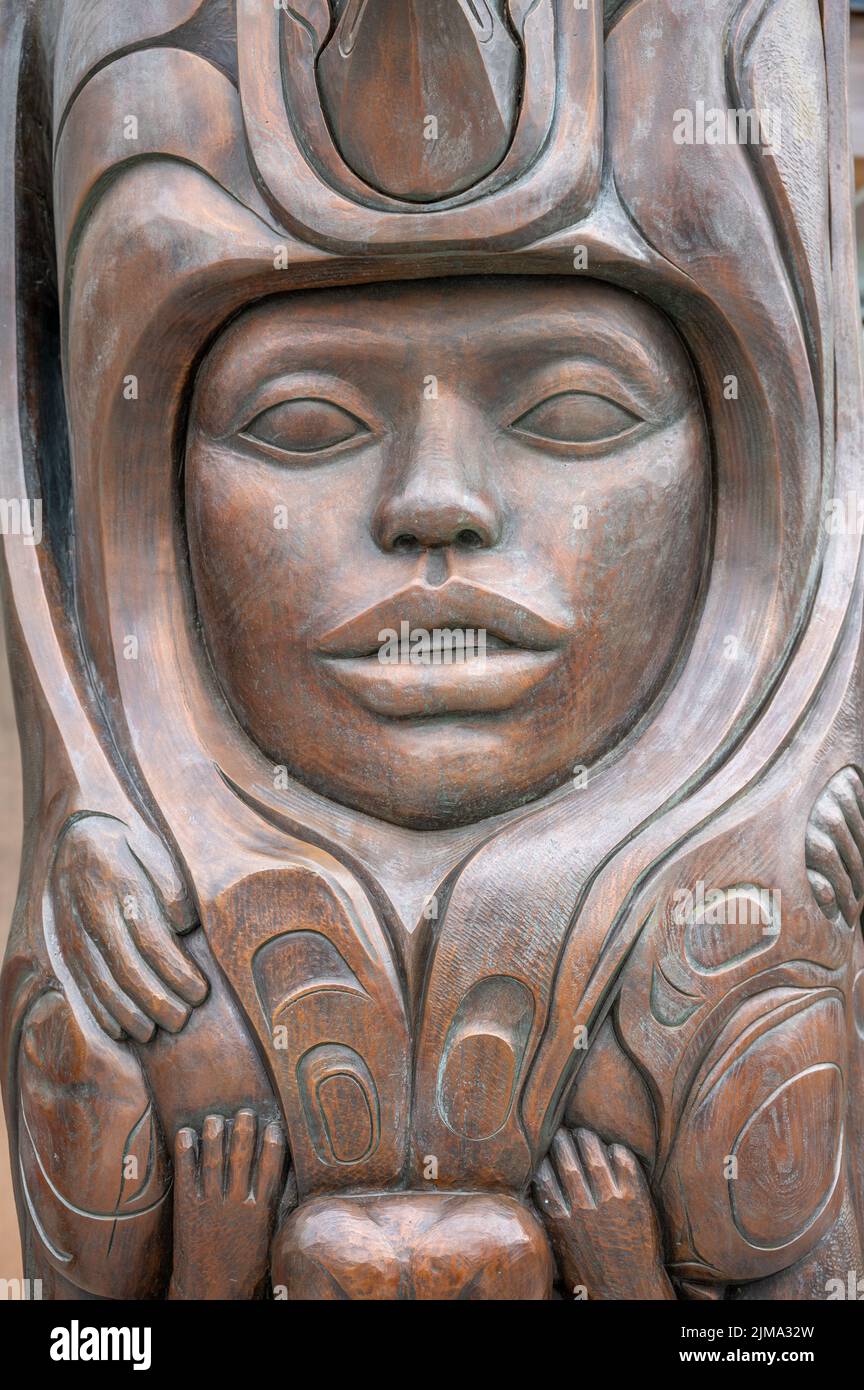 Juneau, Alaska - 27 juillet 2022 : détail extérieur de l'Institut du patrimoine de Sealaska. Banque D'Images