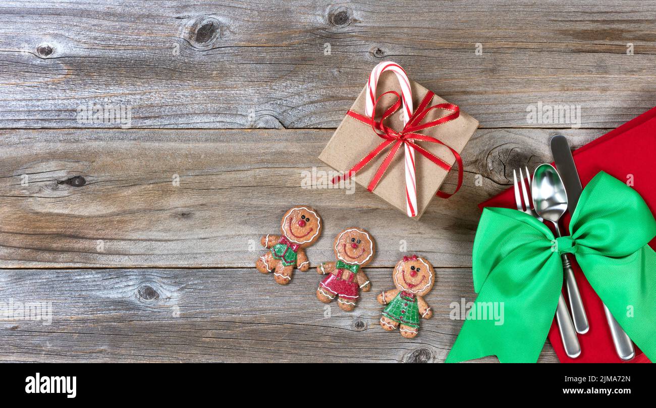 Décoration de Noël pour les fêtes de fin d'année sur bois rustique Banque D'Images