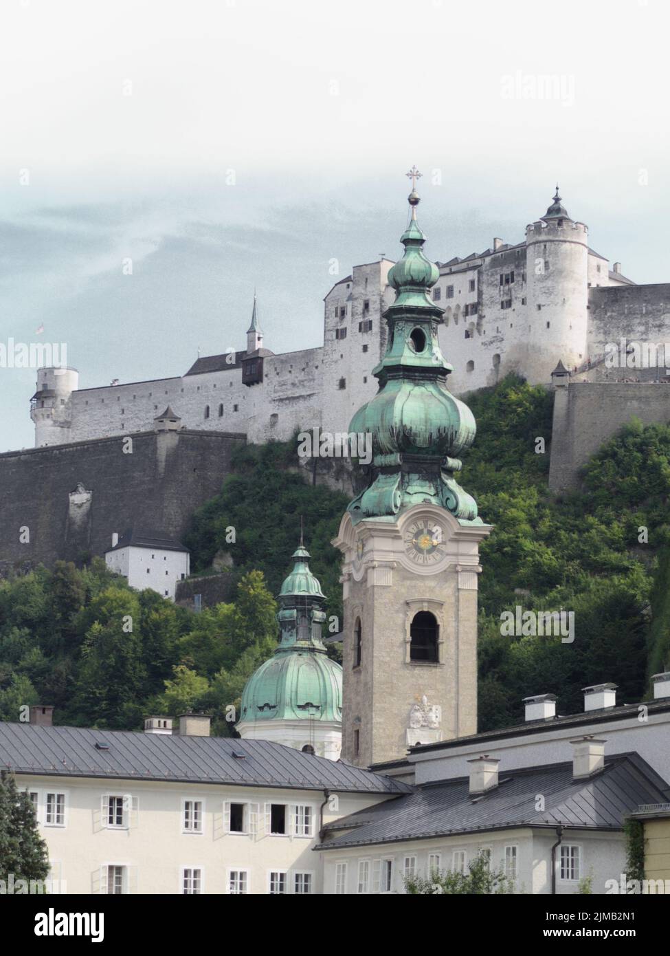 Salzbourg - Forteresse de Hohensalzburg et collégiale Saint-Pierre, Autriche Banque D'Images