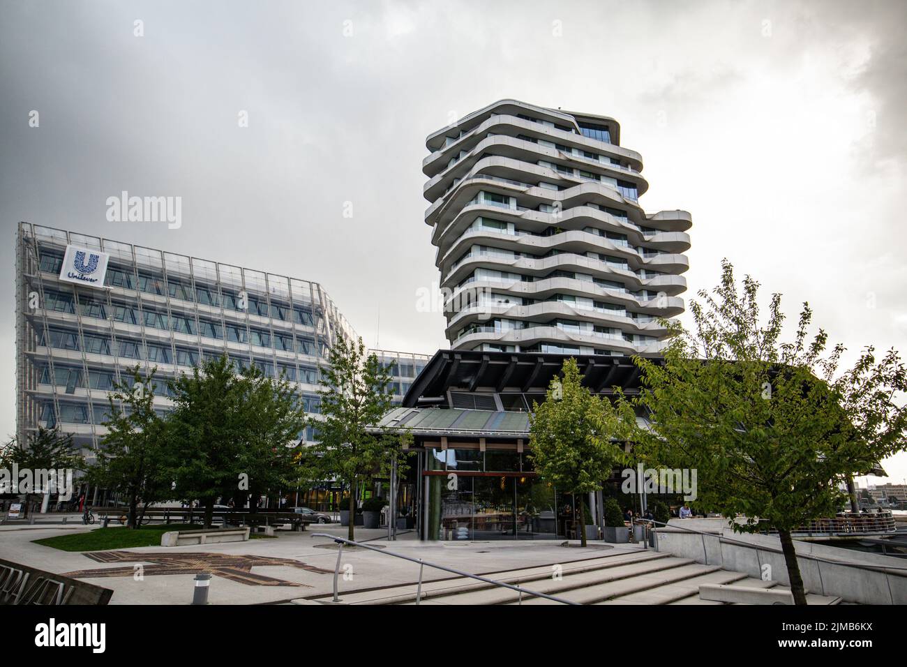 Vue sur le bâtiment Unilever à Hambourg, en Allemagne, près de l'Elbe Banque D'Images