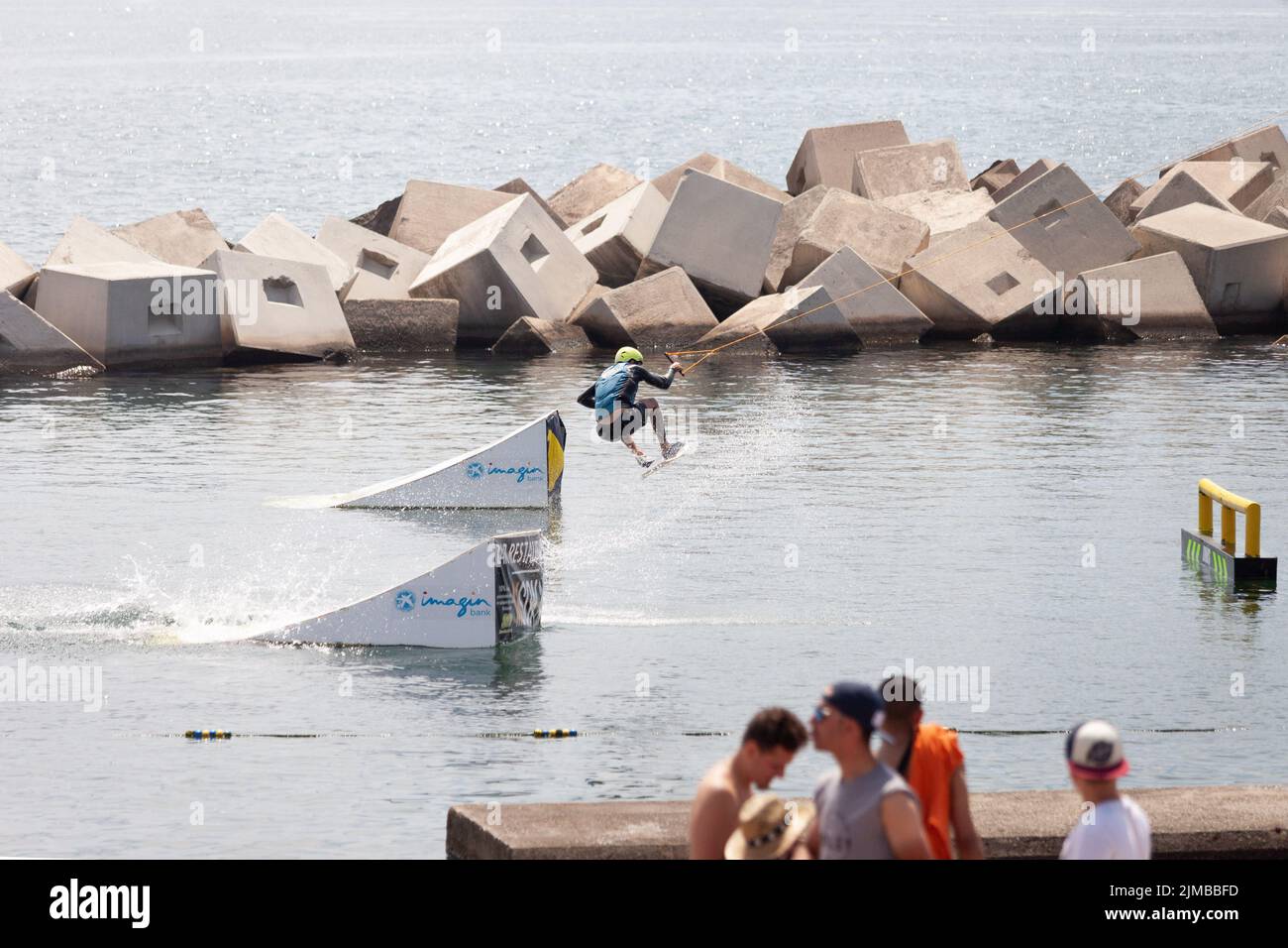 IMAGIN manifestations sportives d'été extrêmes, Barcelone. Divers sports extrêmes sur l'eau et la terre Banque D'Images