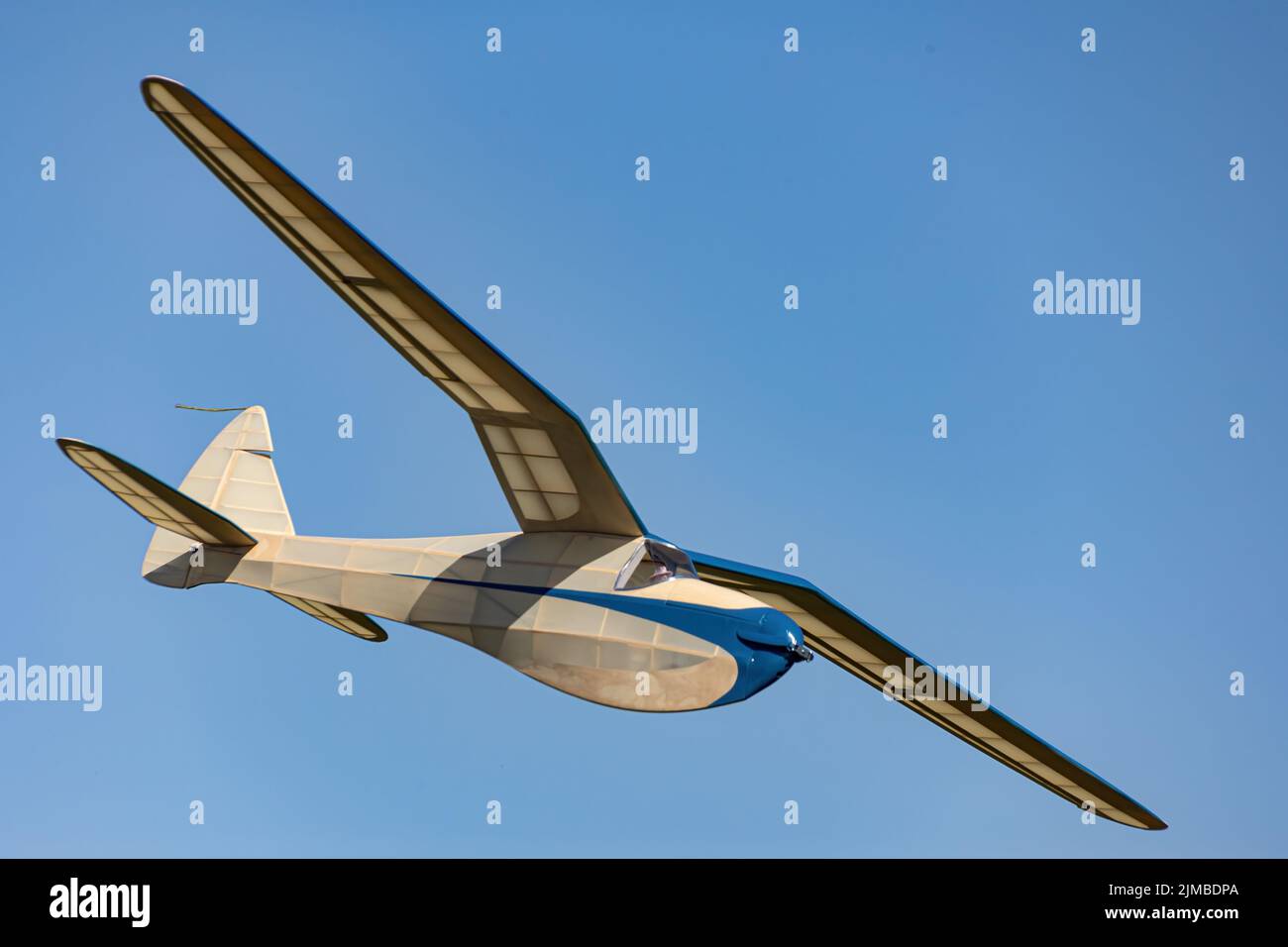 Gros plan d'un avion volant Banque D'Images