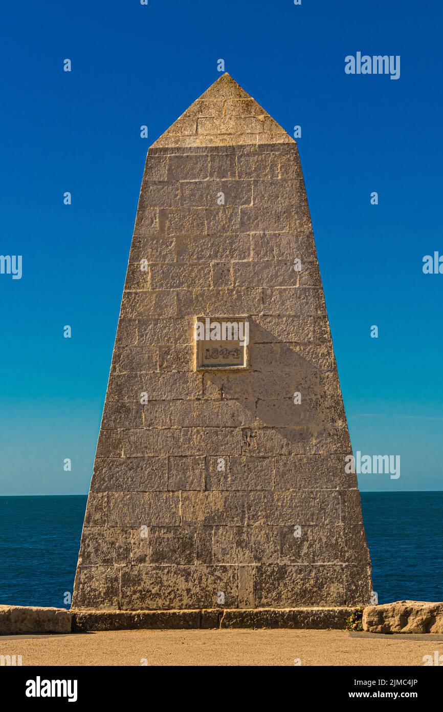 L'obélisque de la Trinity House, ou Trinity House Landmark, est un obélisque datant de 19th ans situé à Portland Bill, sur l'île de Portland, Dorset, Royaume-Uni Banque D'Images