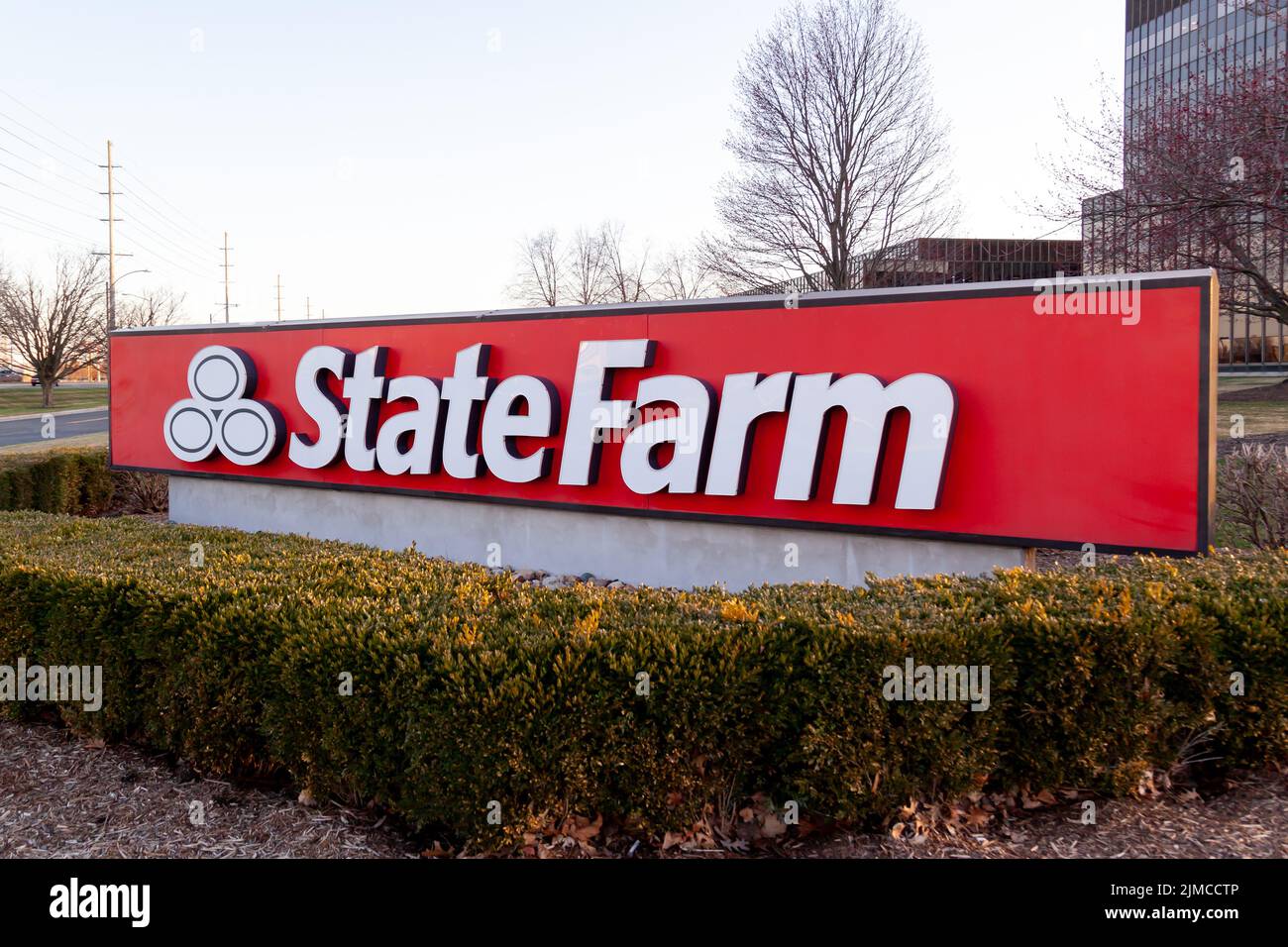 Bloomington, Illinois, États-Unis - 26 mars 2022 : siège social de State Farm à Bloomington, Illinois, États-Unis. Banque D'Images