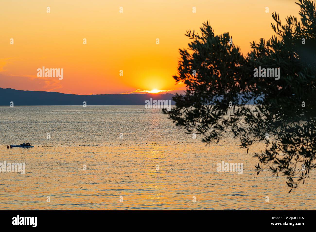 vue panoramique sur le coucher de soleil sur la mer adriatique Banque D'Images