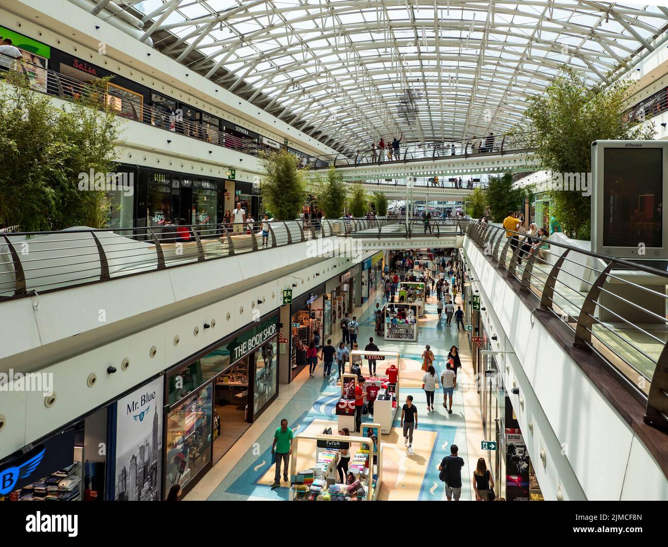 Centre commercial Centro Vasco da Gama à la gare Oriente, Garo do Oriente, Lisbonne, Portugal, juillet 2017 Banque D'Images