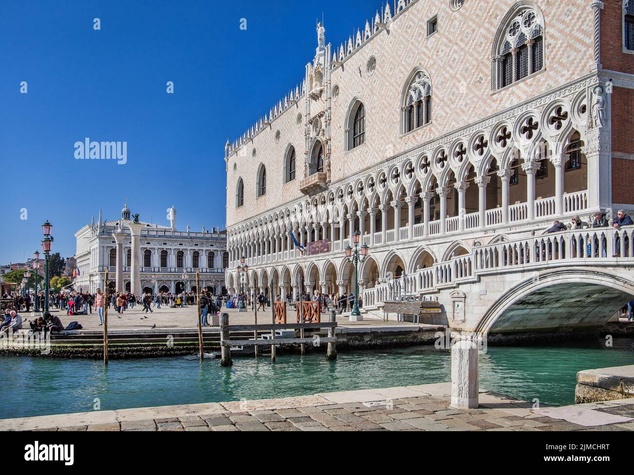 Palais des Doges sur le front de mer, Venise, Vénétie, Mer Adriatique, Italie du Nord, Italie Banque D'Images