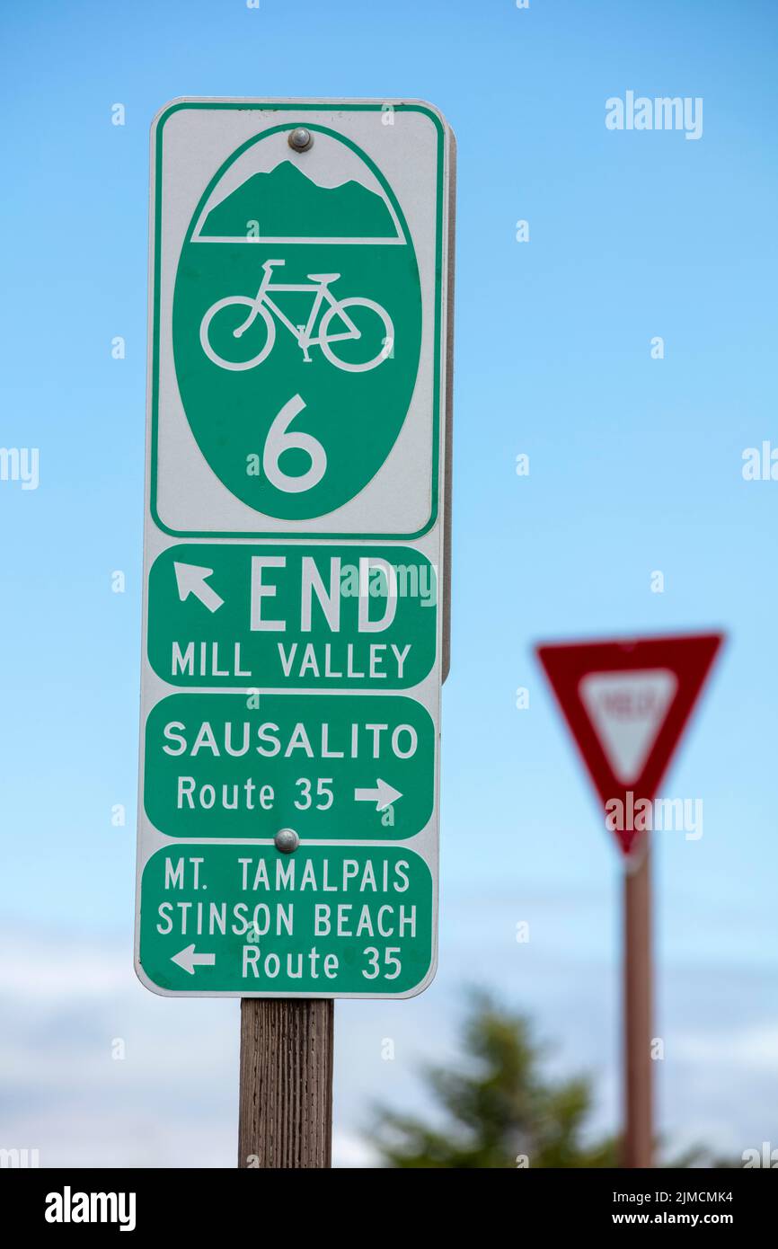 Indications de la route des vélos vers Sausalito et Mill Valley, Golden Gate Area, Californie, États-Unis Banque D'Images