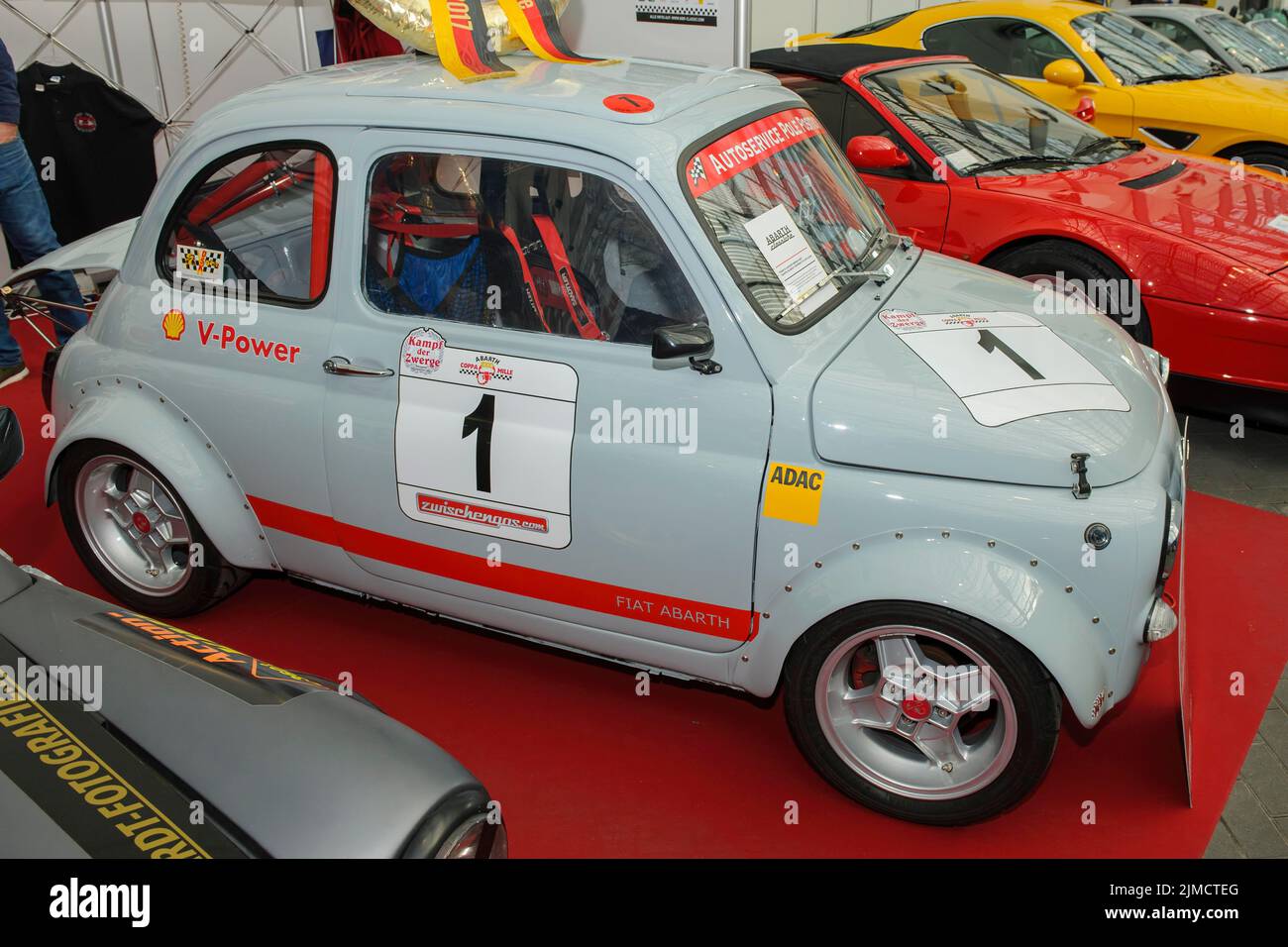 Voiture de course classique historique voiture de sport voiture classique Fiat 500 voiture de course Abarth, salon Techno Classica, Essen, Rhénanie-du-Nord-Westphalie, Allemagne Banque D'Images