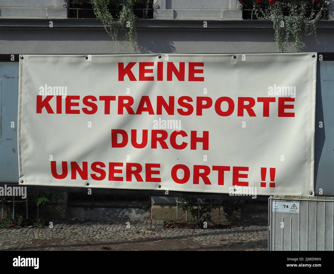 Signe de protestation contre les transports de gravier Banque D'Images