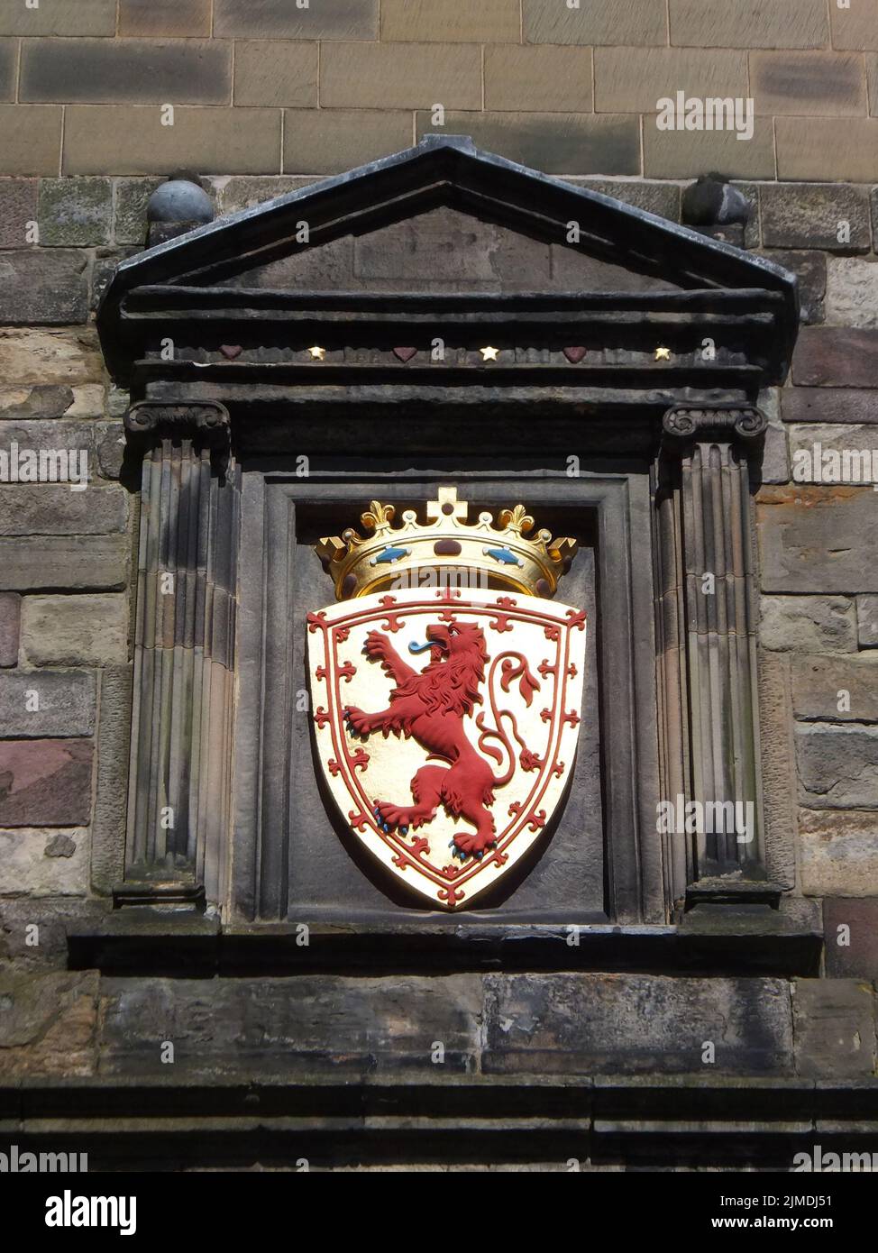 The Royal Arms of Scotland, dont le lion est endémique au château d'Édimbourg, à Lothian, en Écosse, au Royaume-Uni. Banque D'Images