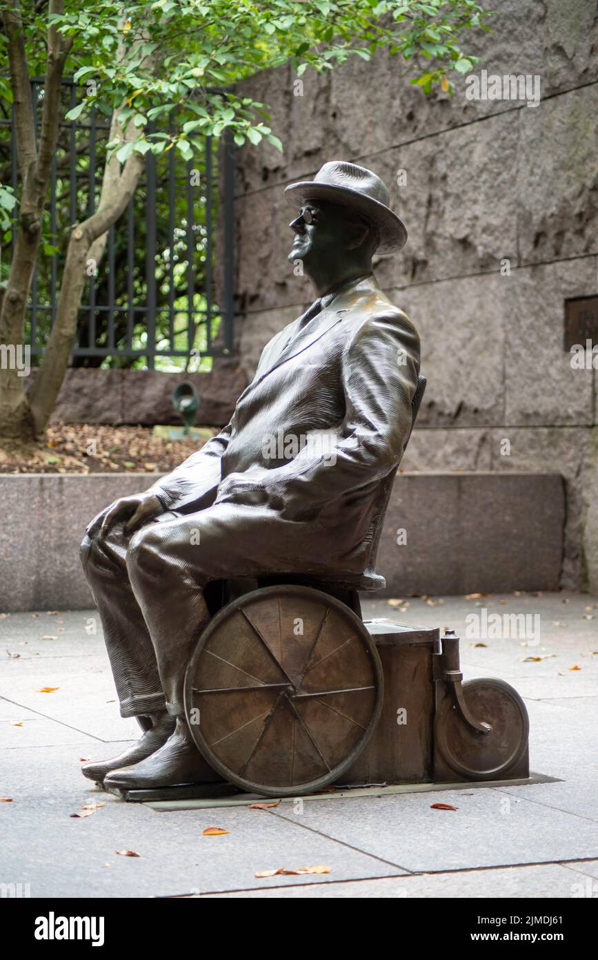 Statue de FDR dans son fauteuil roulant à son mémorial de Washington, DC Banque D'Images