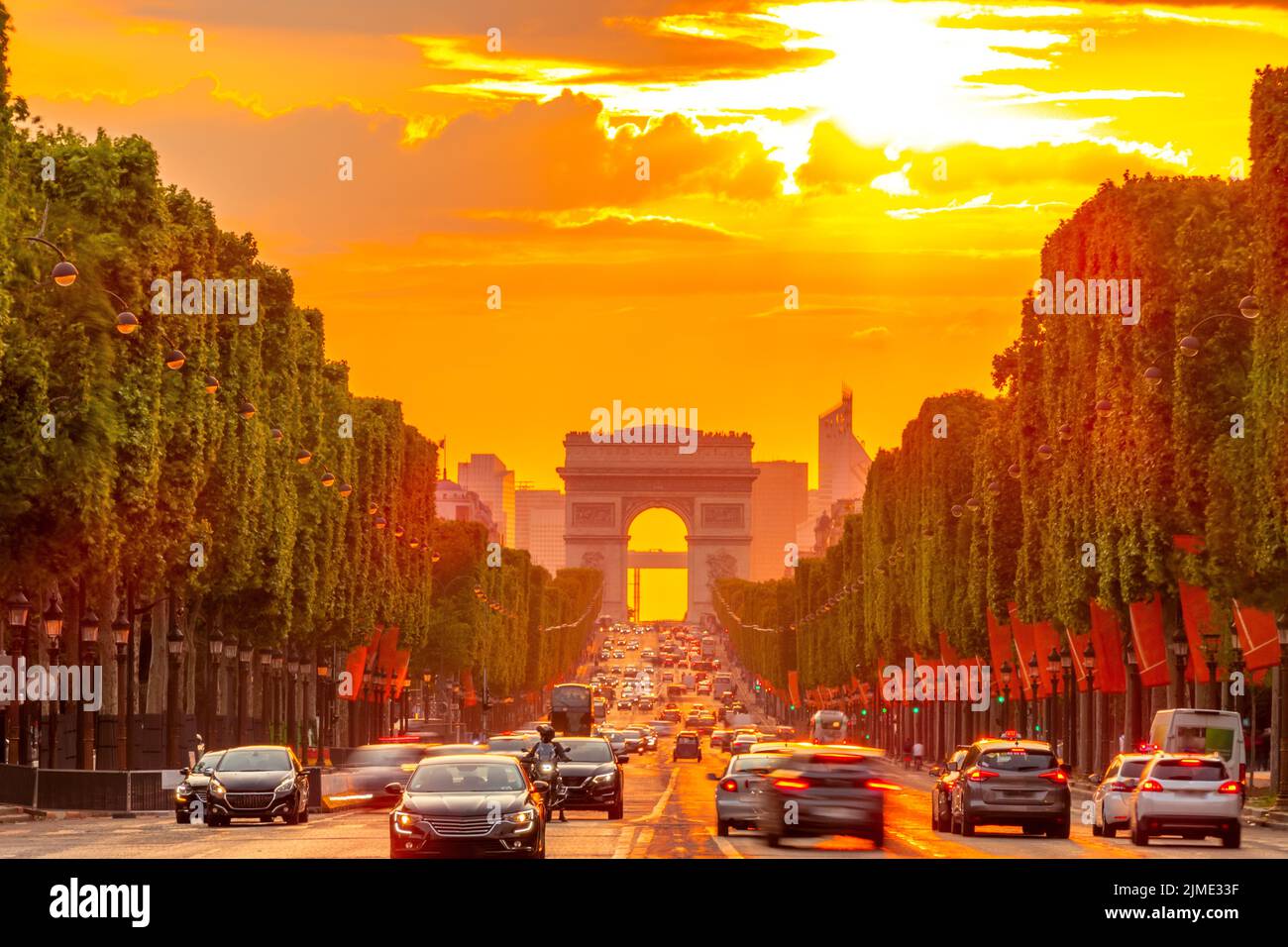 Golden Summer Sunset sur les champs Elysées à Paris Banque D'Images