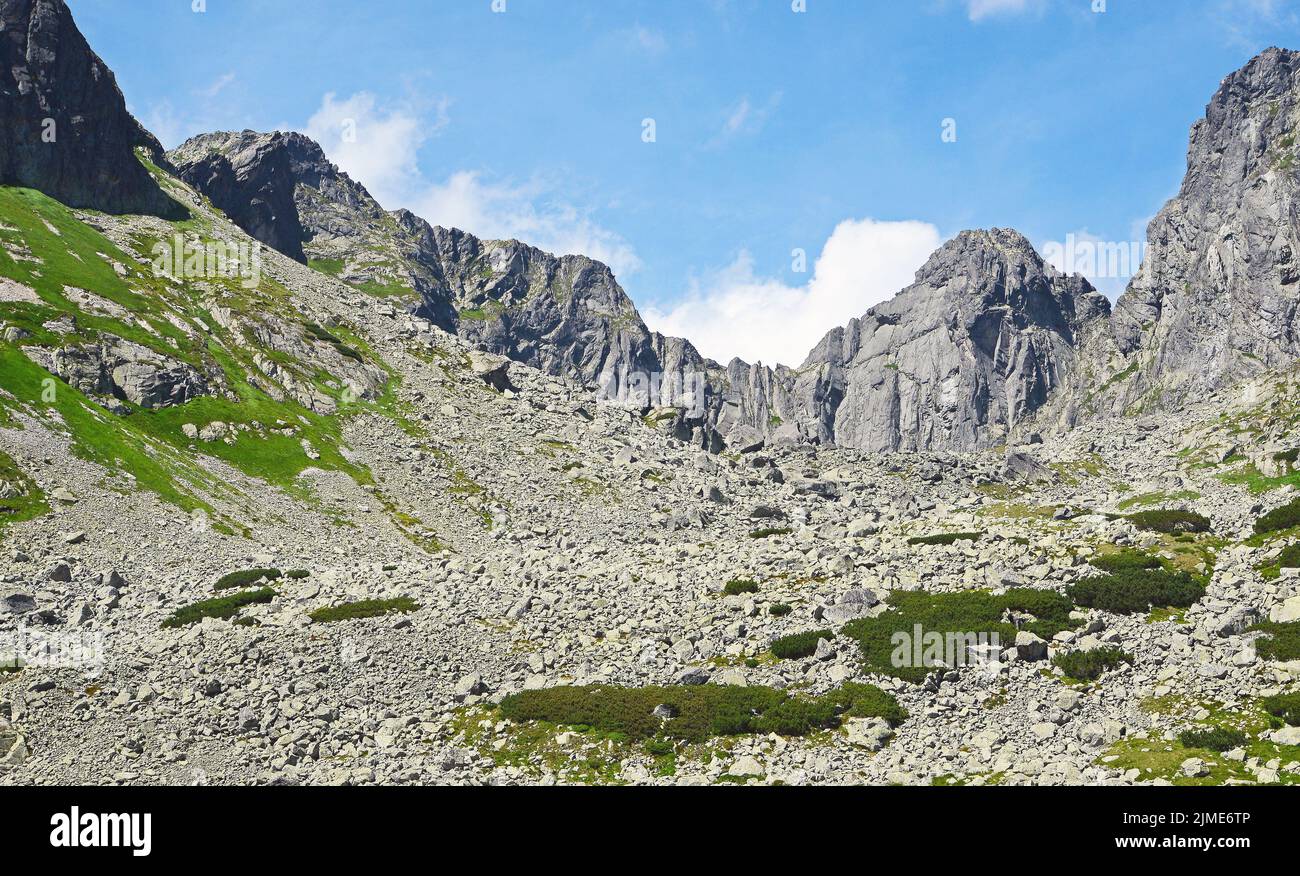 Pusta Dolinka dans la vallée des cinq lacs polonais, Pologne Banque D'Images