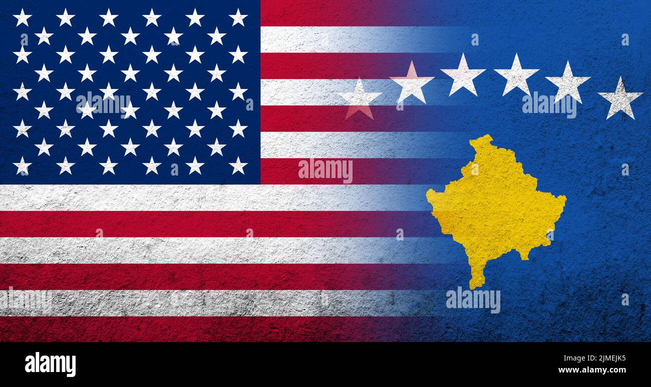 Drapeau national des États-Unis d'Amérique (États-Unis) avec drapeau national du Kosovo. Grunge l'arrière-plan Banque D'Images