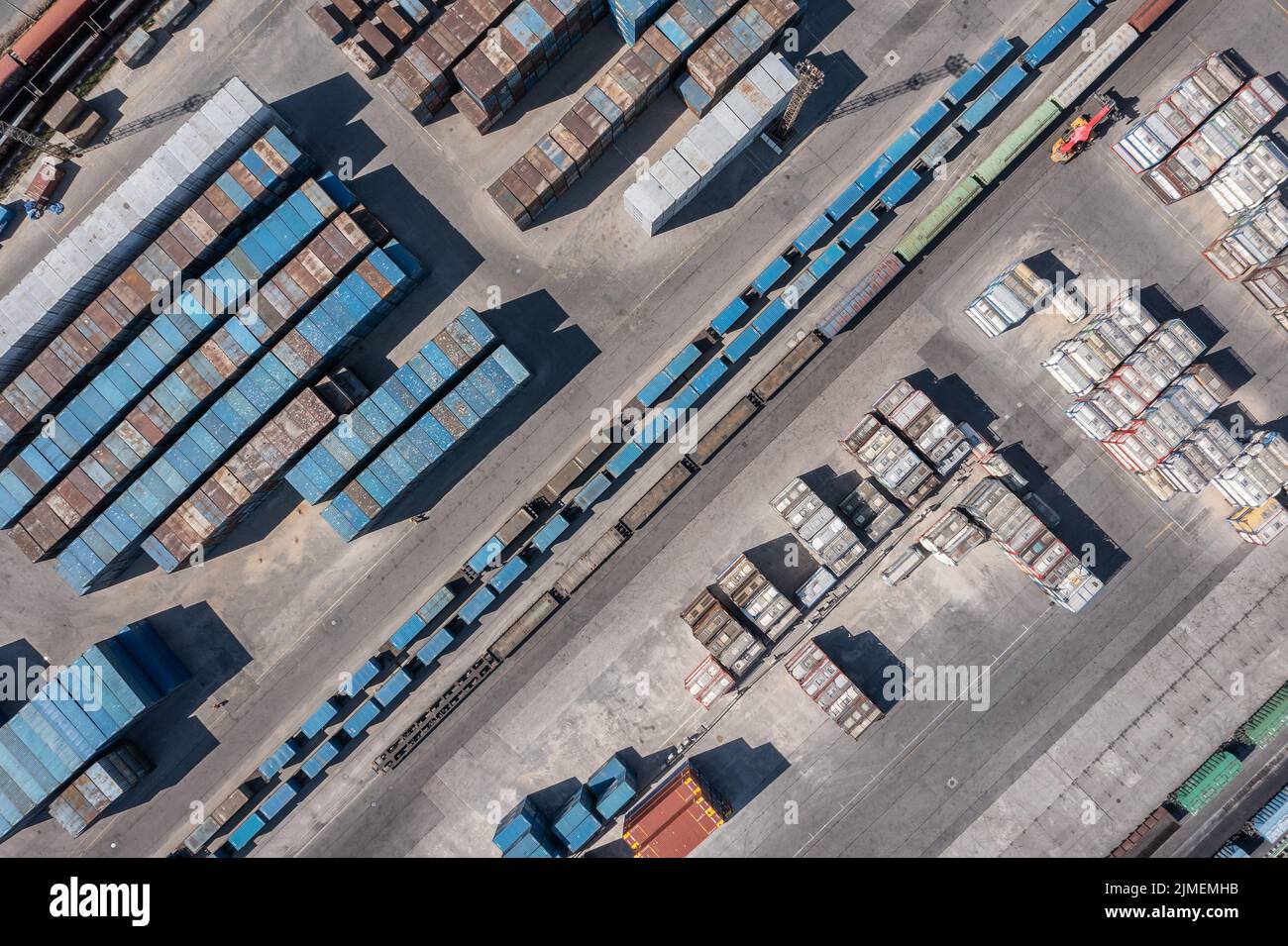 Terminal pour conteneurs de marchandises avec chemin de fer Banque D'Images