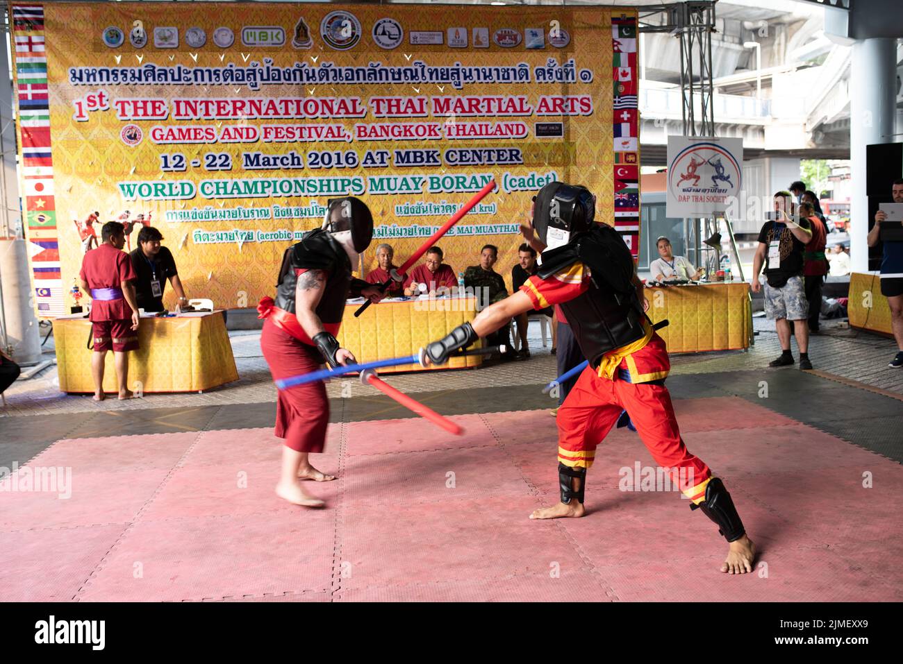 1st Jeux et festival internationaux d'arts martiaux thaïlandais. Champions du monde Muay Boran Banque D'Images