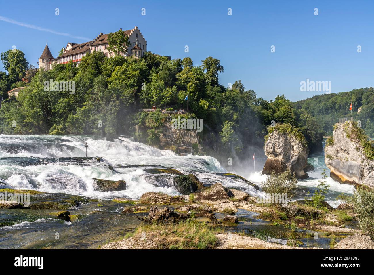 Wasserfall Rheinfall und Schloss Laufen BEI Neuhausen am Rheinfall, Schweiz, Europa | les chutes du Rhin et le château de Laufen, Neuhausen am Rheinfall, Suissel Banque D'Images