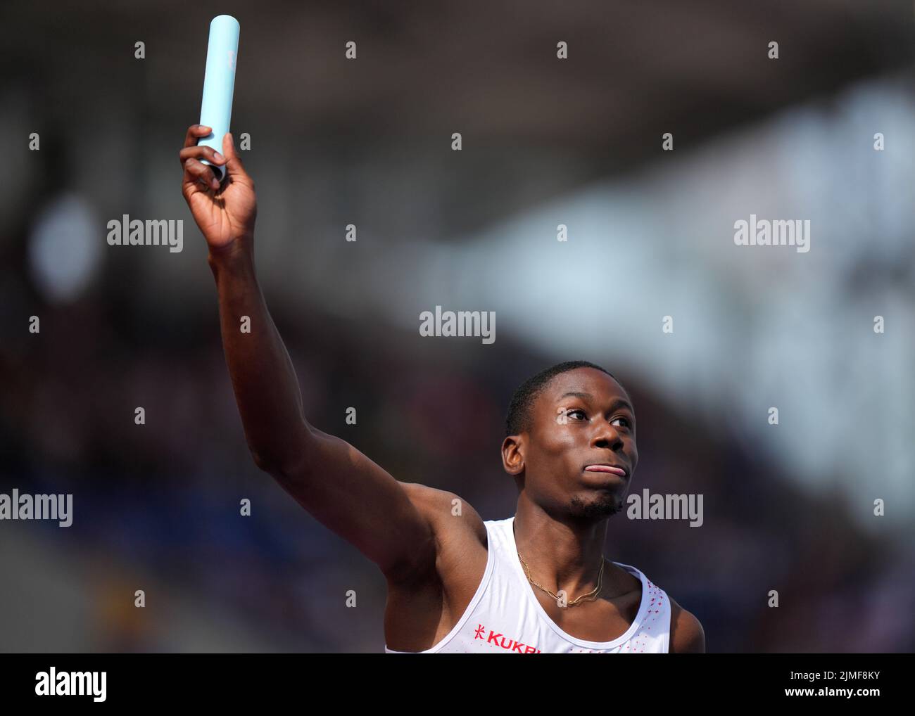 L'Ojie Edoburun d'Angleterre célèbre la victoire du relais Heat One de 4 x 100 mètres masculin au stade Alexander le neuf jour des Jeux du Commonwealth 2022 à Birmingham. Date de la photo: Samedi 6 août 2022. Banque D'Images