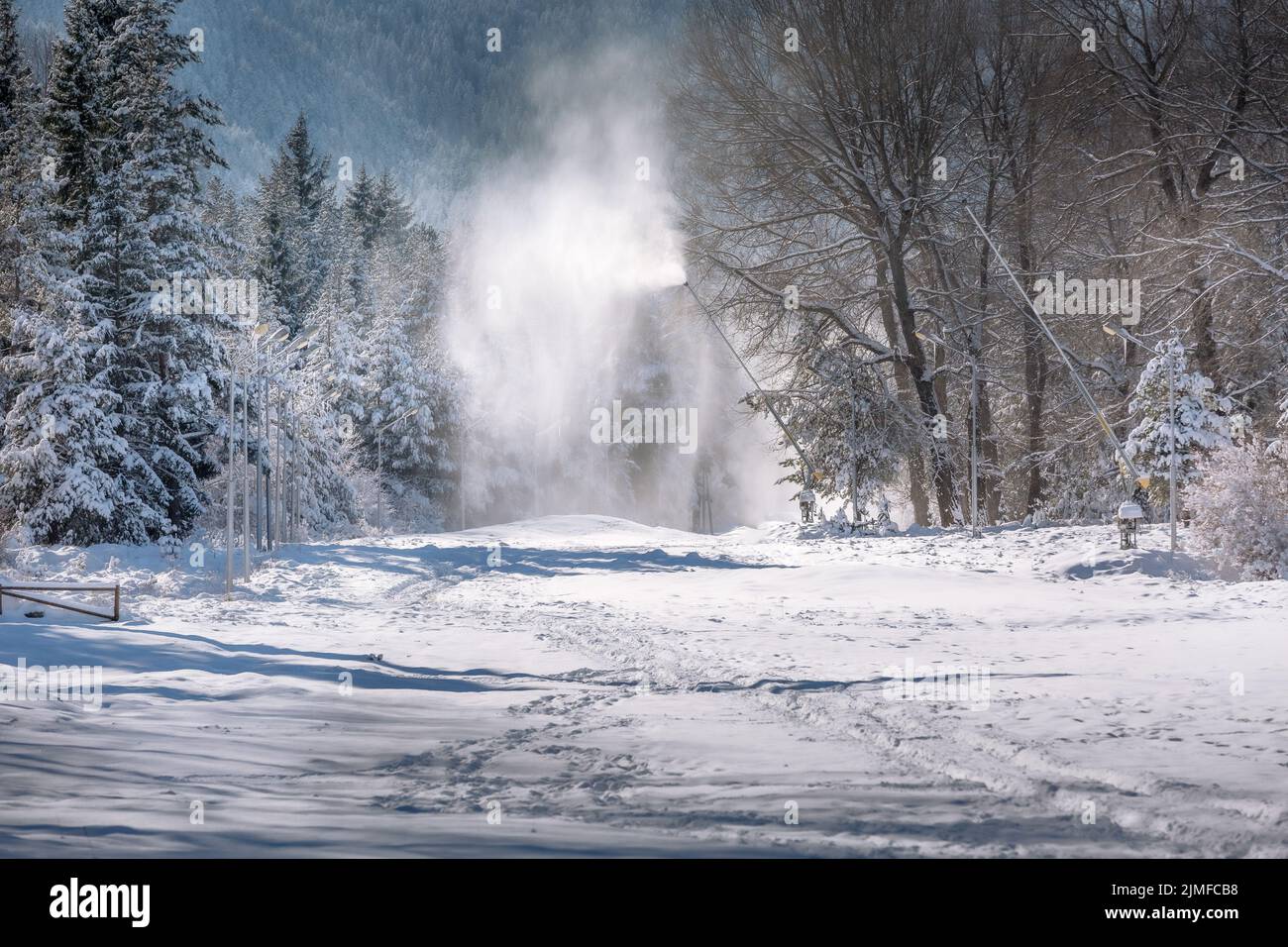 Station de ski Bansko, Bulgarie, canons à neige Banque D'Images