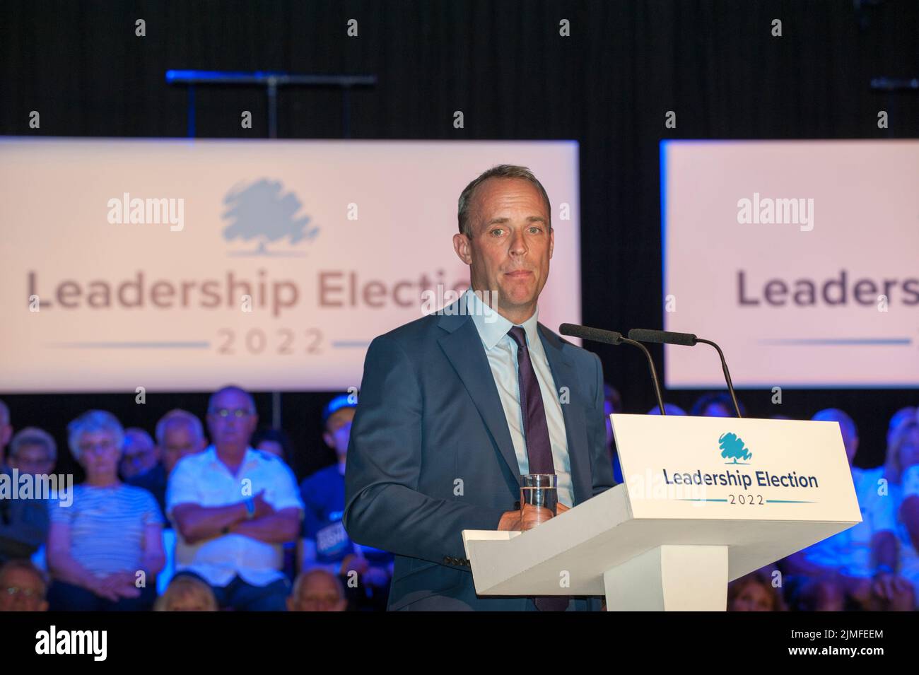 Dominic Raab, vice-premier ministre, député d'Esher et Walton s'adresse aux membres conservateurs d'Eastbourne pour soutenir le député de Rishi Sunak comme candidat à la campagne pour remplacer Boris Johnson comme chef de parti et premier ministre. Banque D'Images