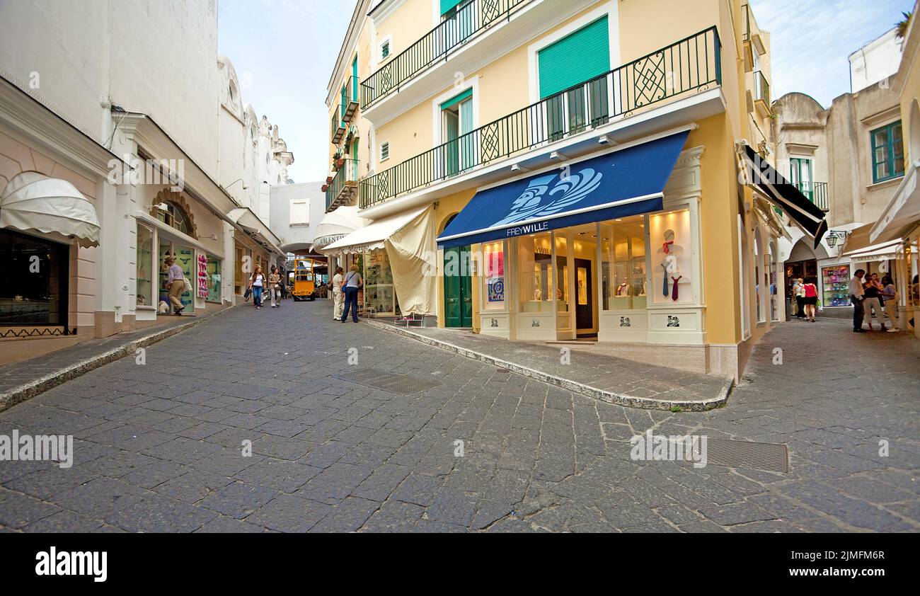 Noble Geschaefte in der Altstadt von Capri, Golf von Neapel, Kampanien, Italien, Europa | boutiques de luxe dans la vieille ville de Capri, Golfe de Naule Banque D'Images