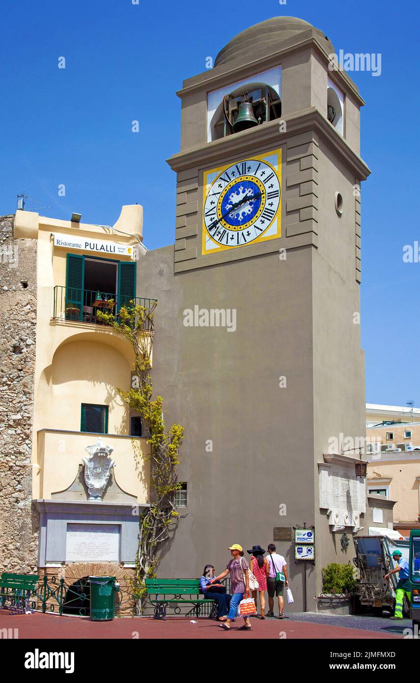 Glockenturm der Kirche Santo Stefano auf der Piazza Umberto I, Capri Stadt, Insel Capri, Golf von Neapel, Kampanien, Italien, Mittelmeer, Europa | Bel Banque D'Images
