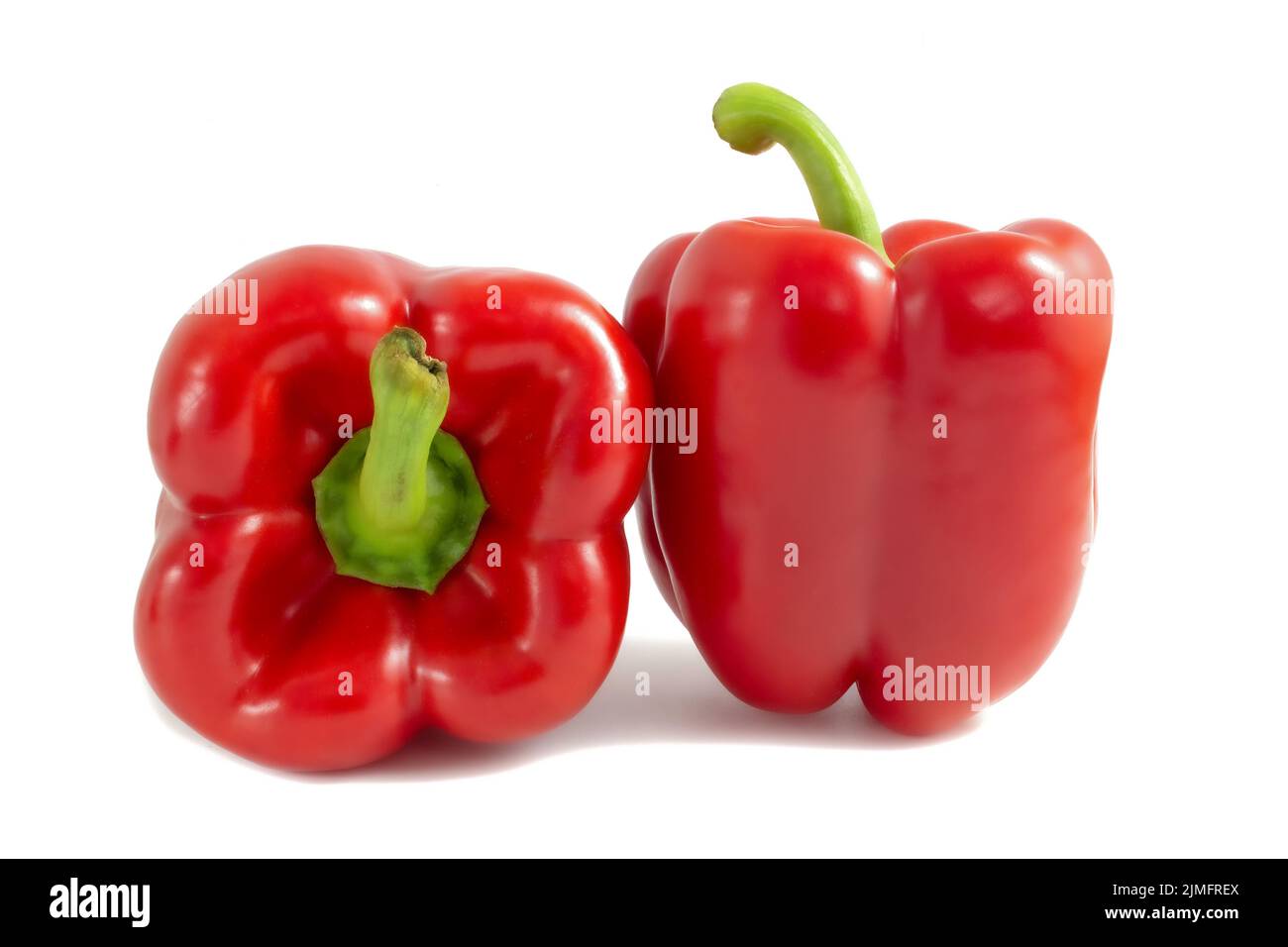 Poivron rouge doux isolé sur blanc.Paprika frais. Banque D'Images