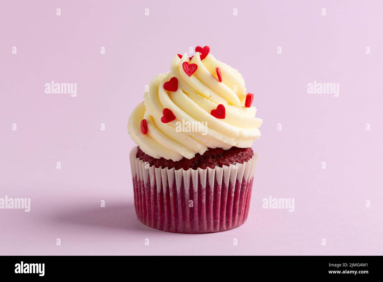 Cupcake traditionnel en velours rouge. Banque D'Images