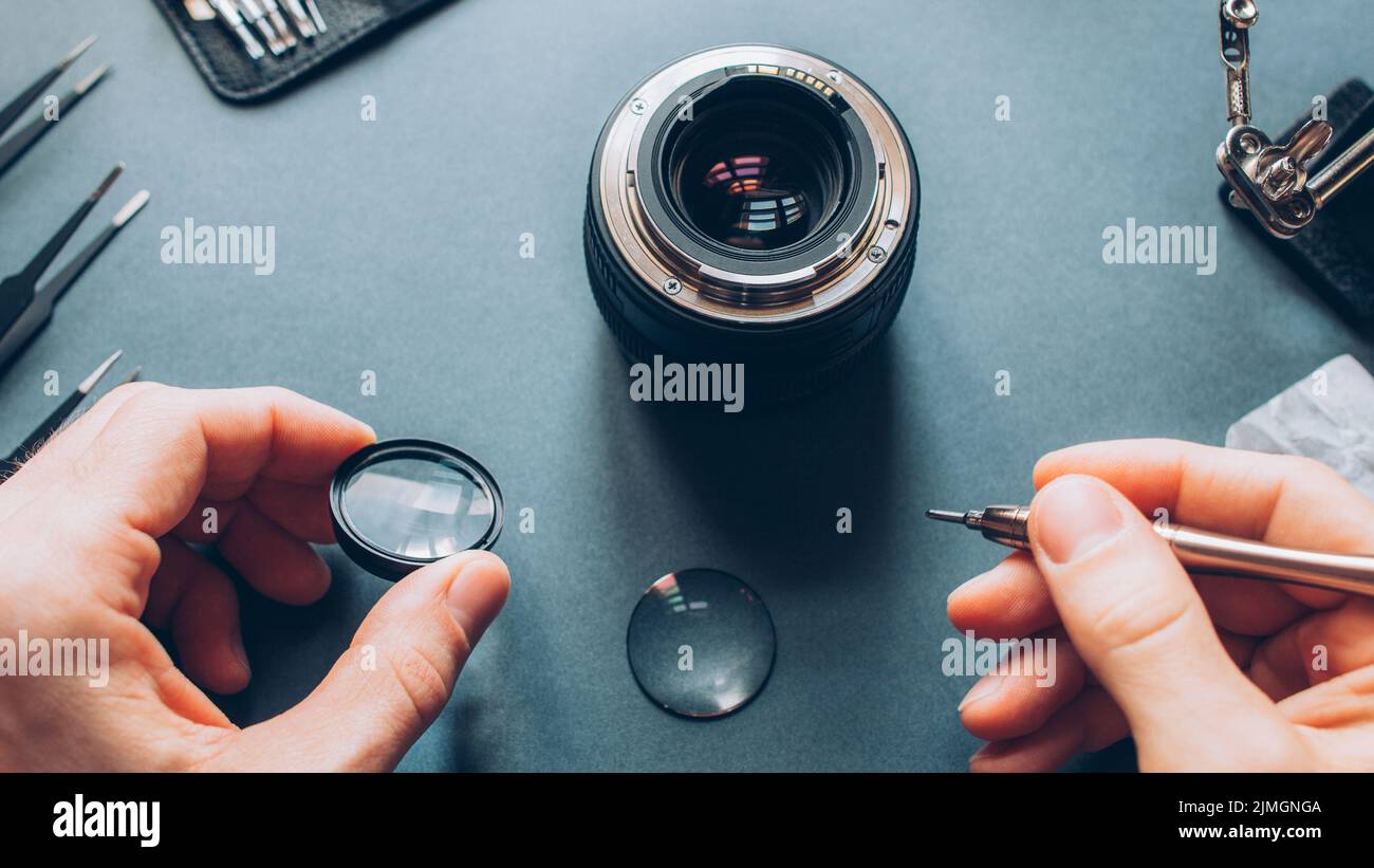 l'entretien technique permet de réparer l'objectif de l'appareil photo Banque D'Images