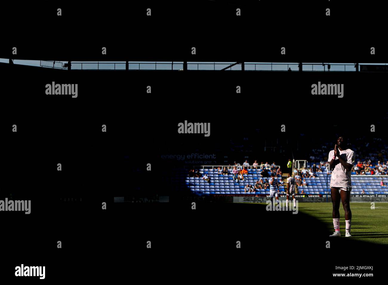 Sheyi Ojo de Cardiff City après avoir manqué une chance lors du match du championnat Sky Bet au Select car Leasing Stadium, Reading. Date de la photo: Samedi 6 août 2022. Banque D'Images