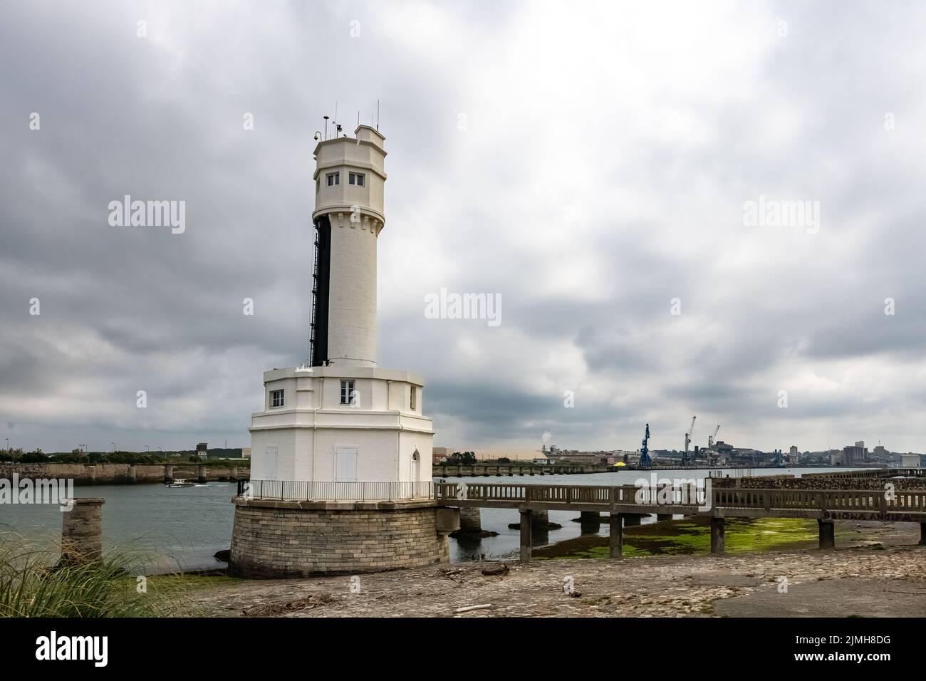Anglet dans le pays Basque, le phare sur la rive Banque D'Images
