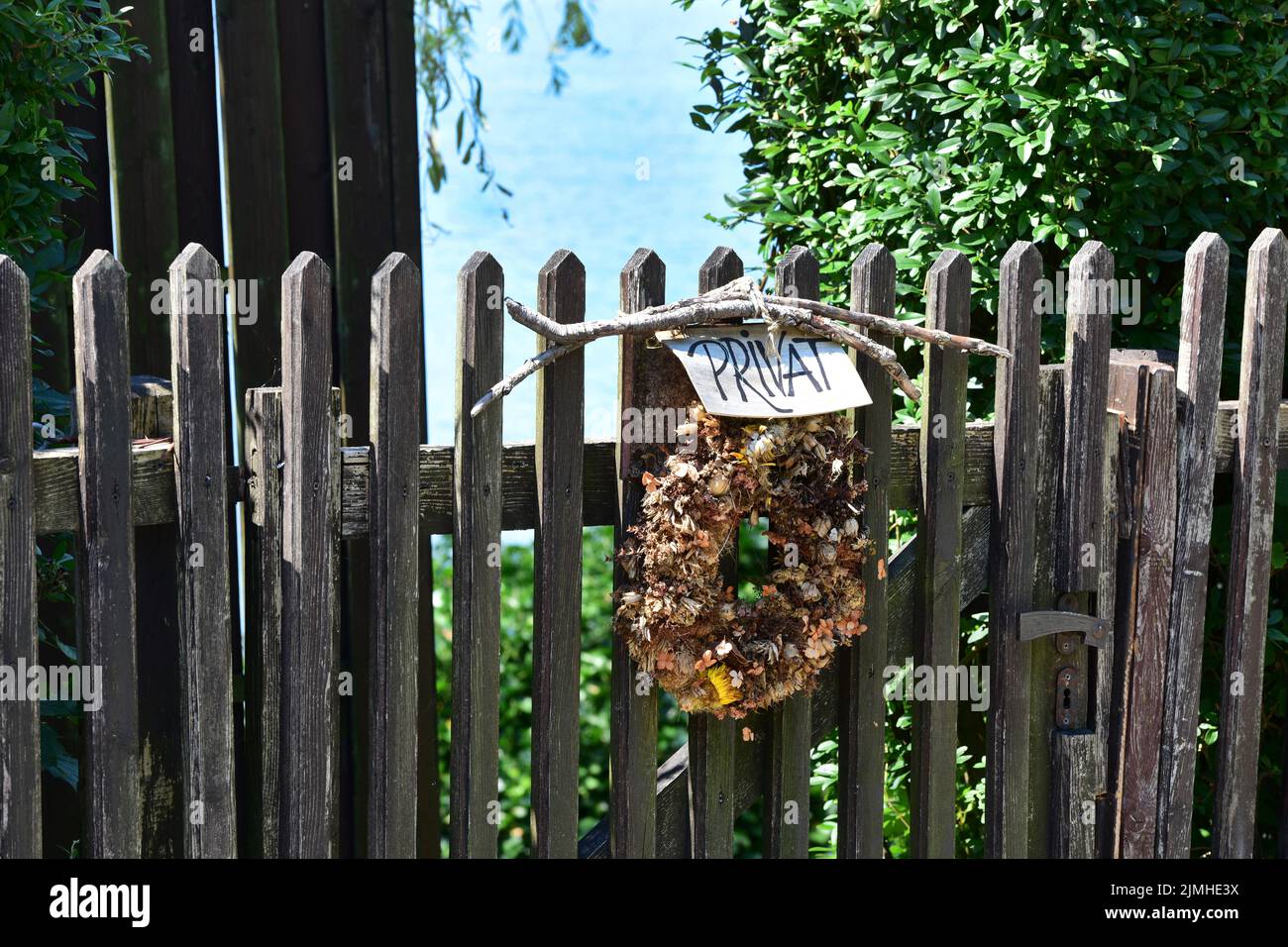 Privatgrundstück am Traunsee - Betreten verboten - propriété privée sur le lac Traunsee - entrée interdite Banque D'Images