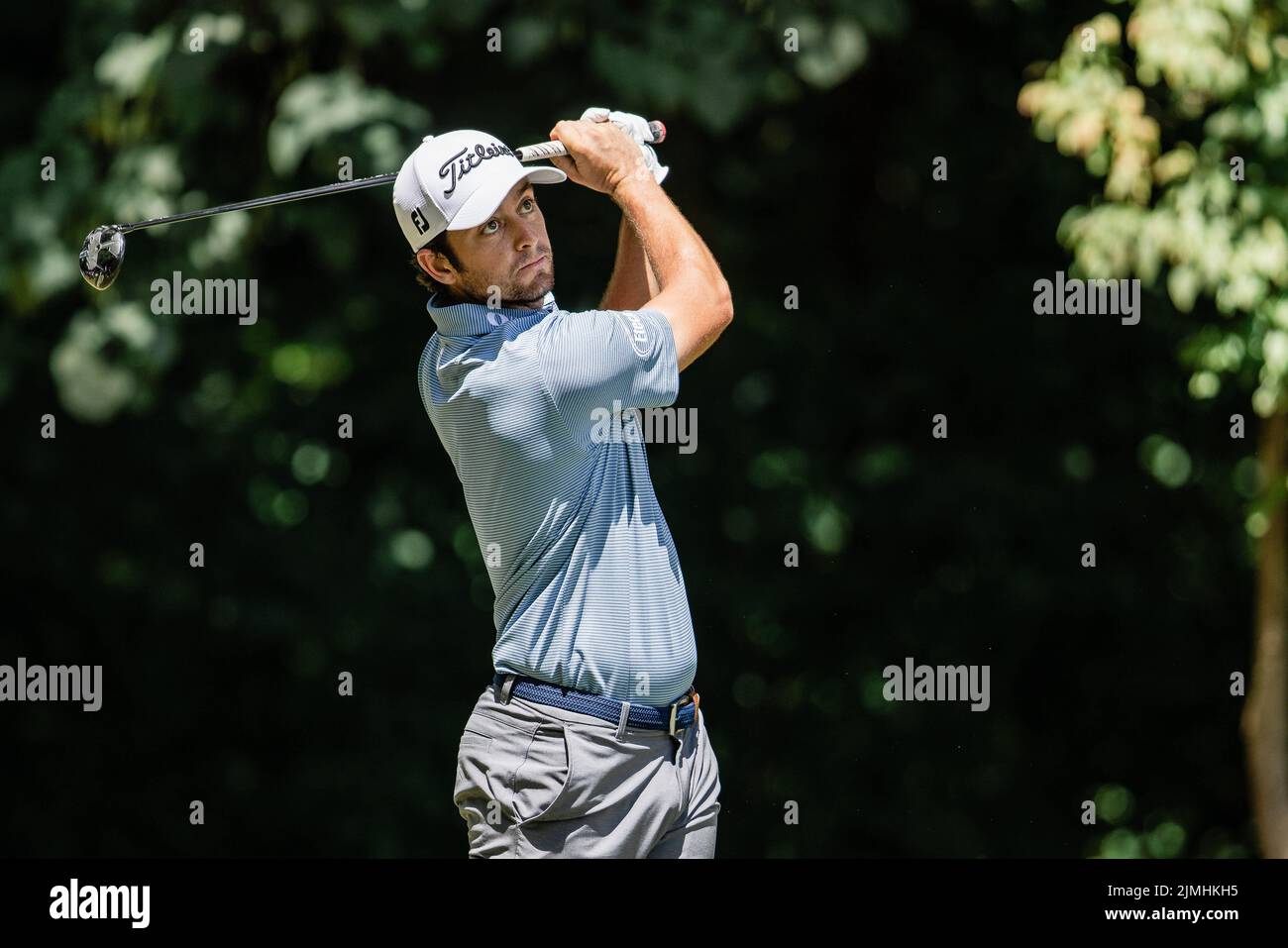 6 août 2022: Davis Riley débarque sur la deuxième au troisième tour du championnat 2022 Wyndham au Sedgefield Country Club à Greensboro, NC. Scott Kinser/CSM Banque D'Images