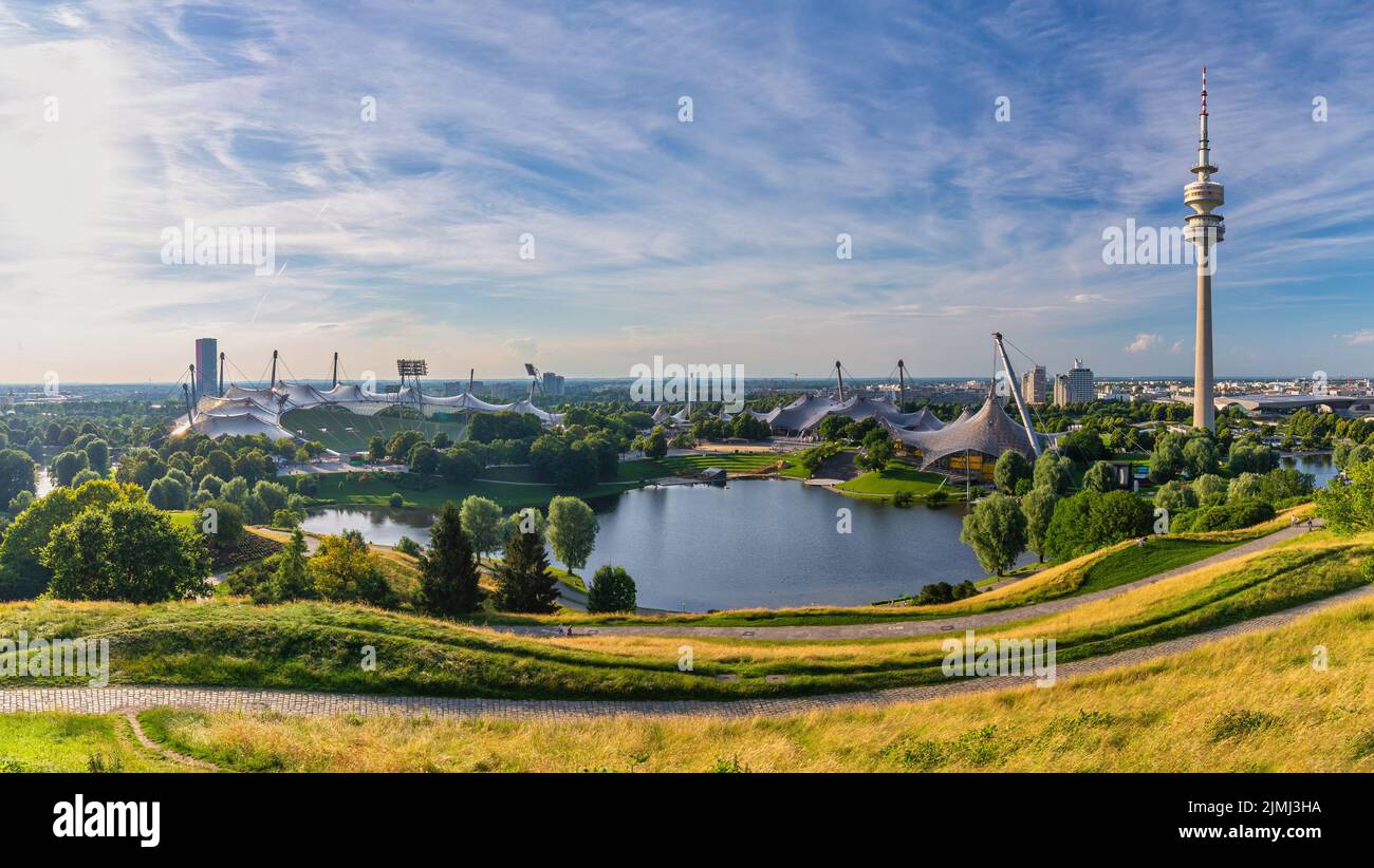 Munich Allemagne, panorama sur la ville au jardin Olympiapark Banque D'Images