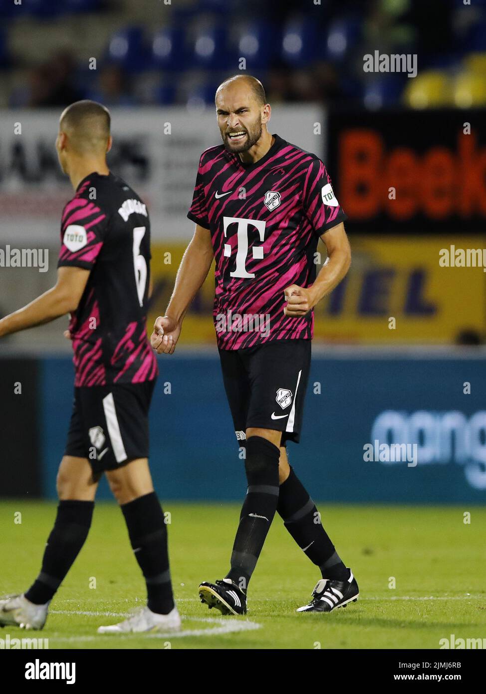 WAALWIJK - Bas Dost du FC Utrecht célèbre le 2-2 lors du match néerlandais Eredivisie entre le RKC Waalwijk et le FC Utrecht au stade des Mandemakers sur 6 août 2022 à Waalwijk, pays-Bas. ANP BART STOUTJEDIJK Banque D'Images