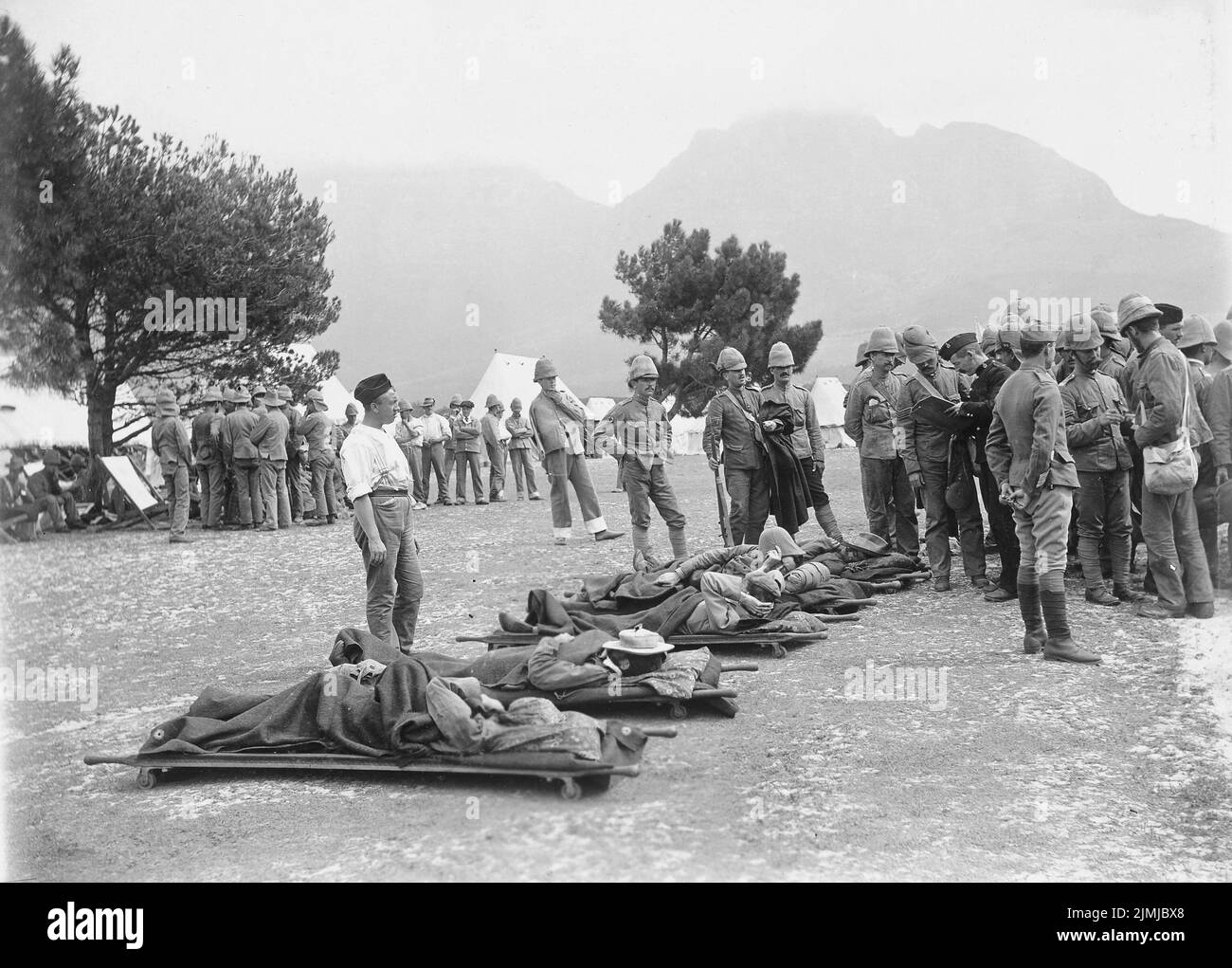 Des Britanniques ont été blessés sur des civières pendant la guerre des Boers en Afrique du Sud Banque D'Images
